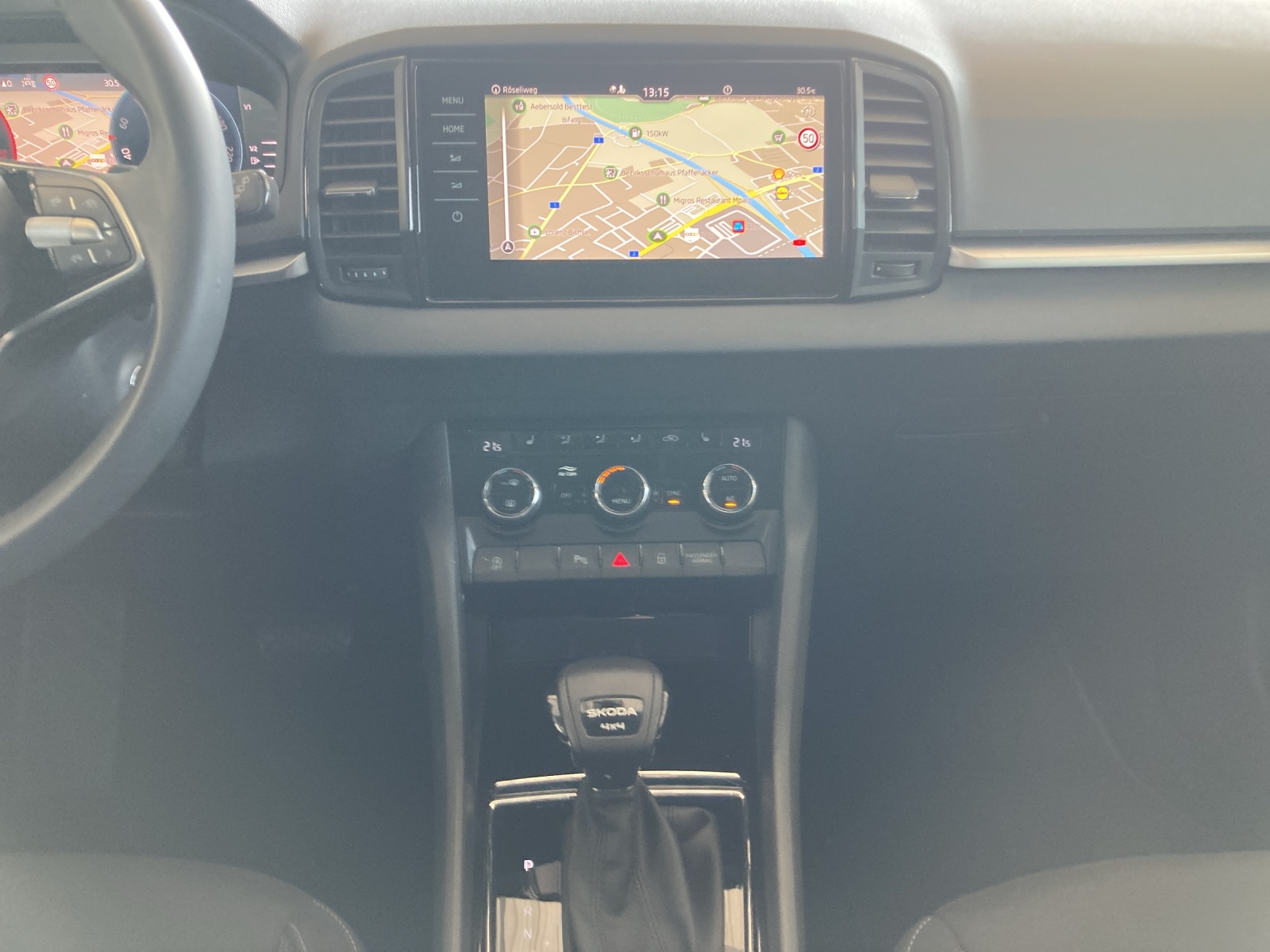 SKODA Karoq 2.0 TDI CR Selection 4x4 DSG-image-10