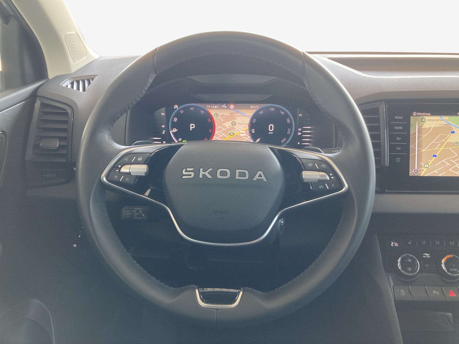 SKODA Karoq 2.0 TDI CR Selection 4x4 DSG-image-9