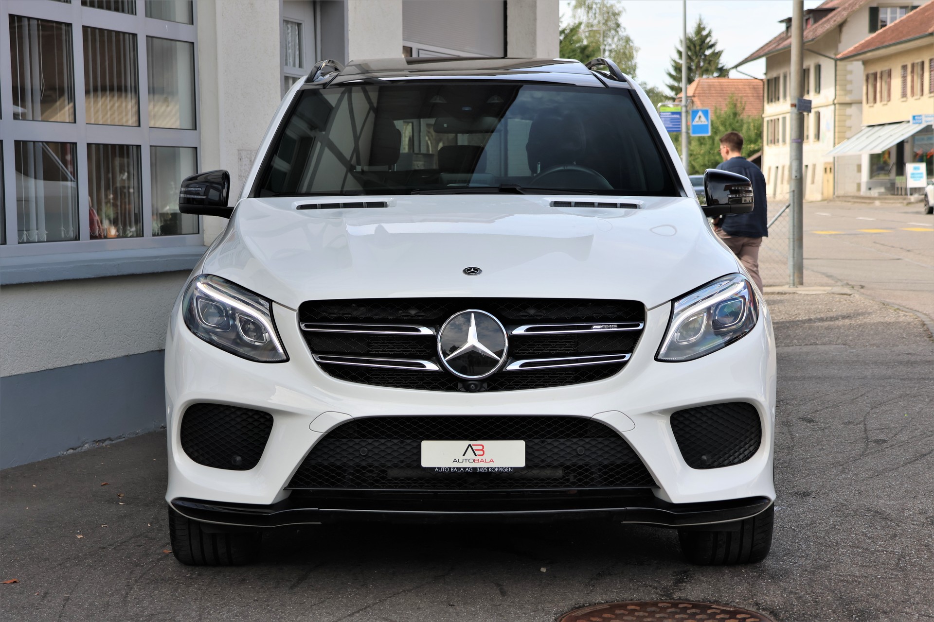 MERCEDES-BENZ GLE 43 AMG Executive 4Matic 9G-Tronic (CH) 3.5T AHK-showroom-element-1