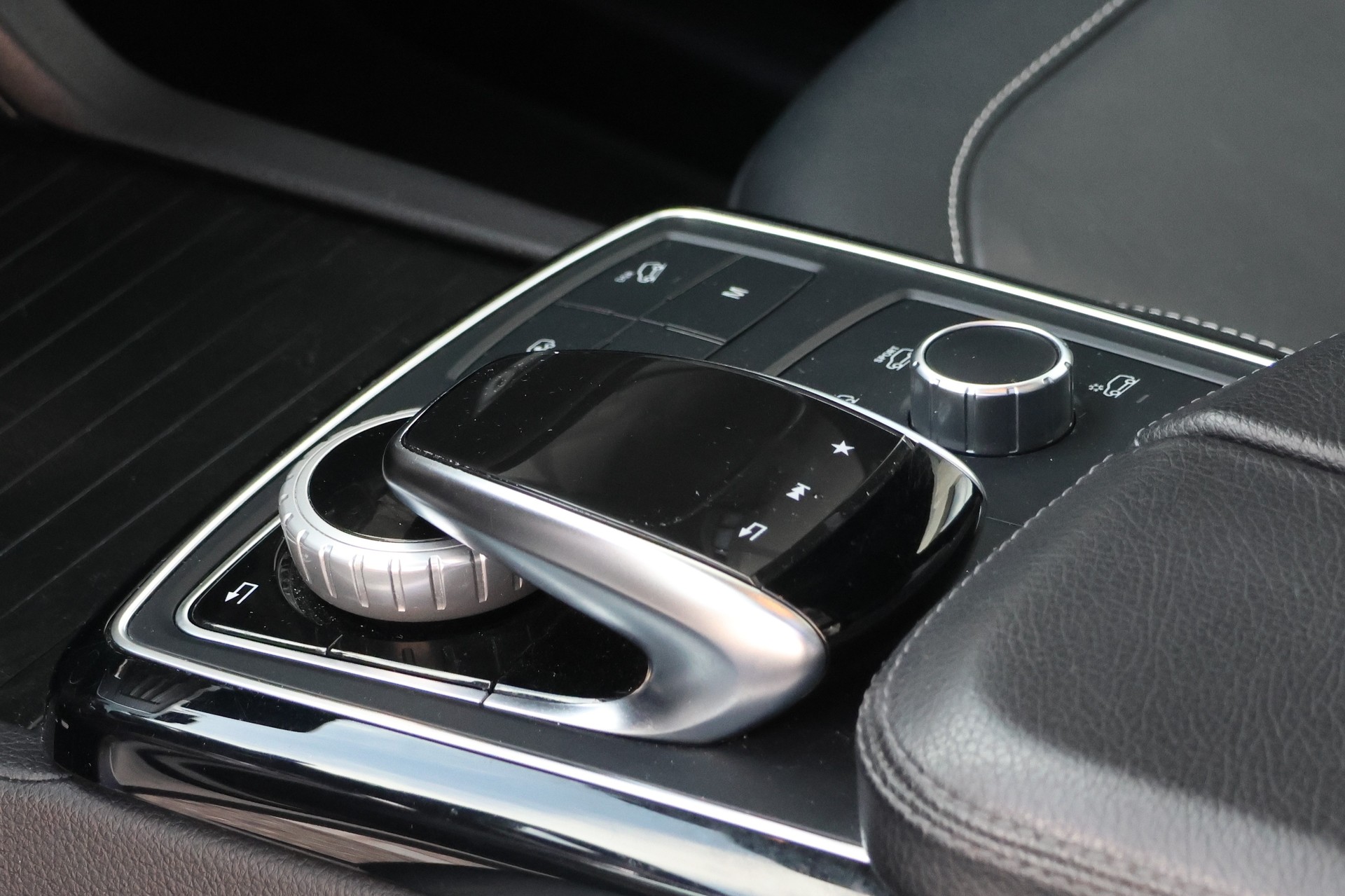 MERCEDES-BENZ GLE 43 AMG Executive 4Matic 9G-Tronic (CH) 3.5T AHK-image-11