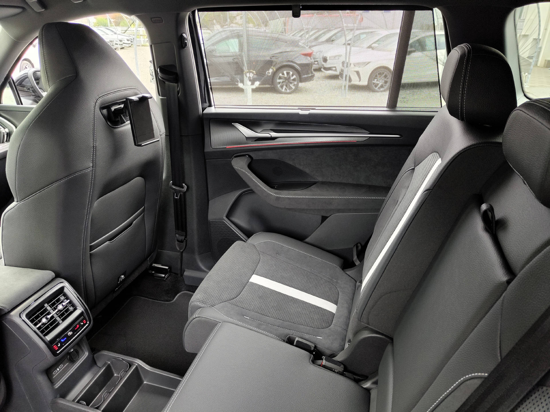 SKODA Kodiaq 2.0 TSI SportLine 4x4 DSG-image-13