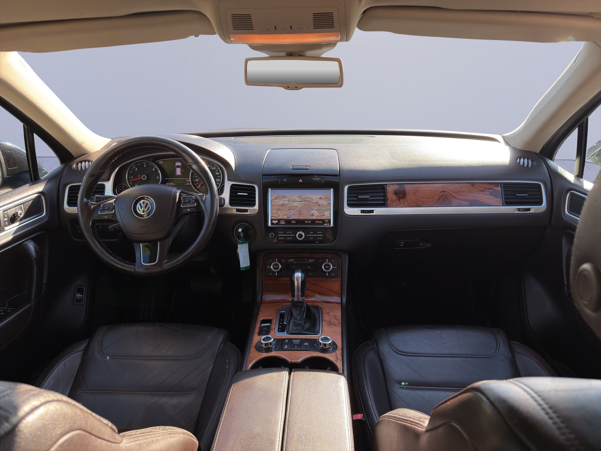 VW Touareg 3.0 TDI BlueMotion Technology Tiptronic-image-8