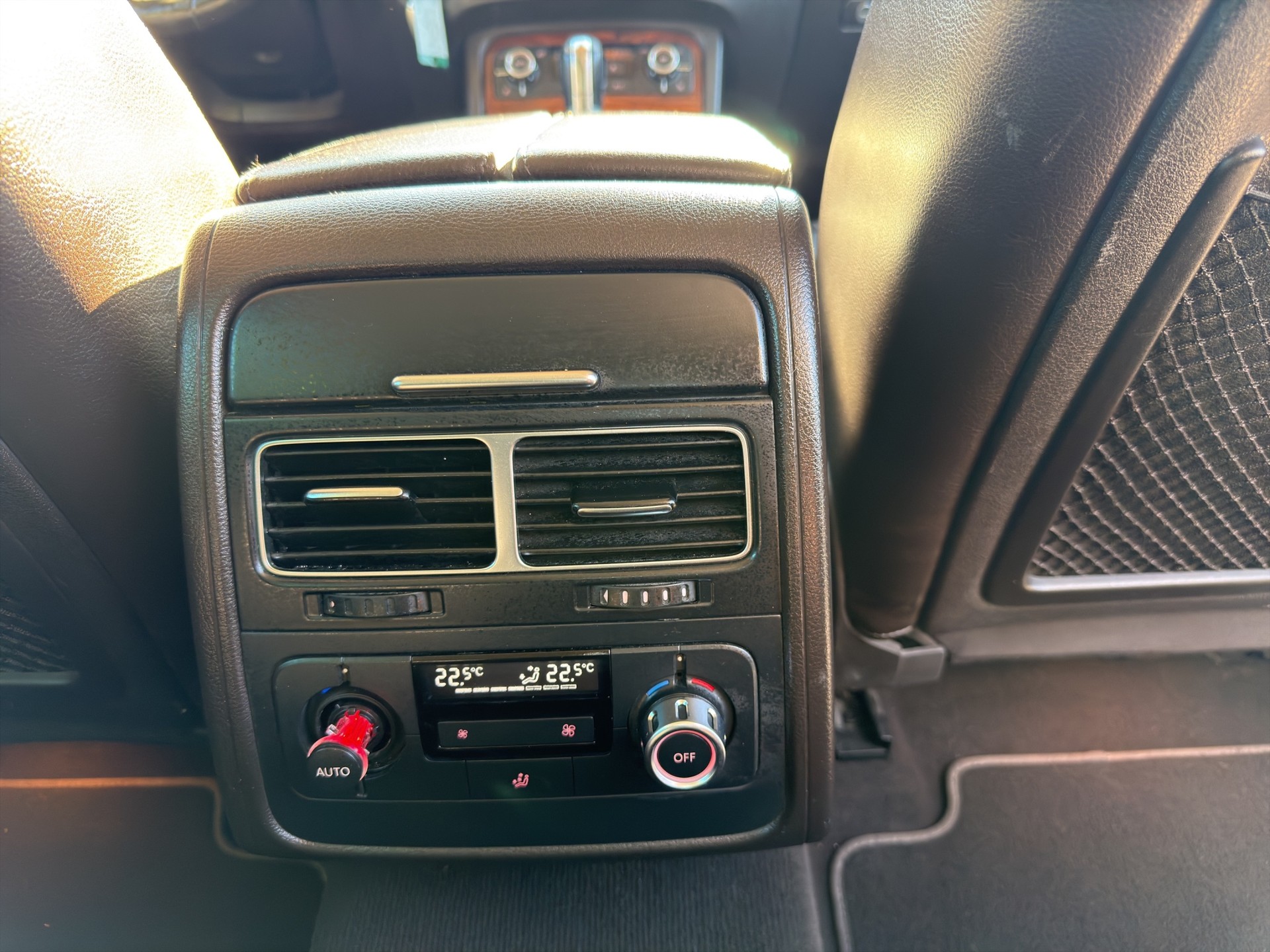 VW Touareg 3.0 TDI BlueMotion Technology Tiptronic-image-9