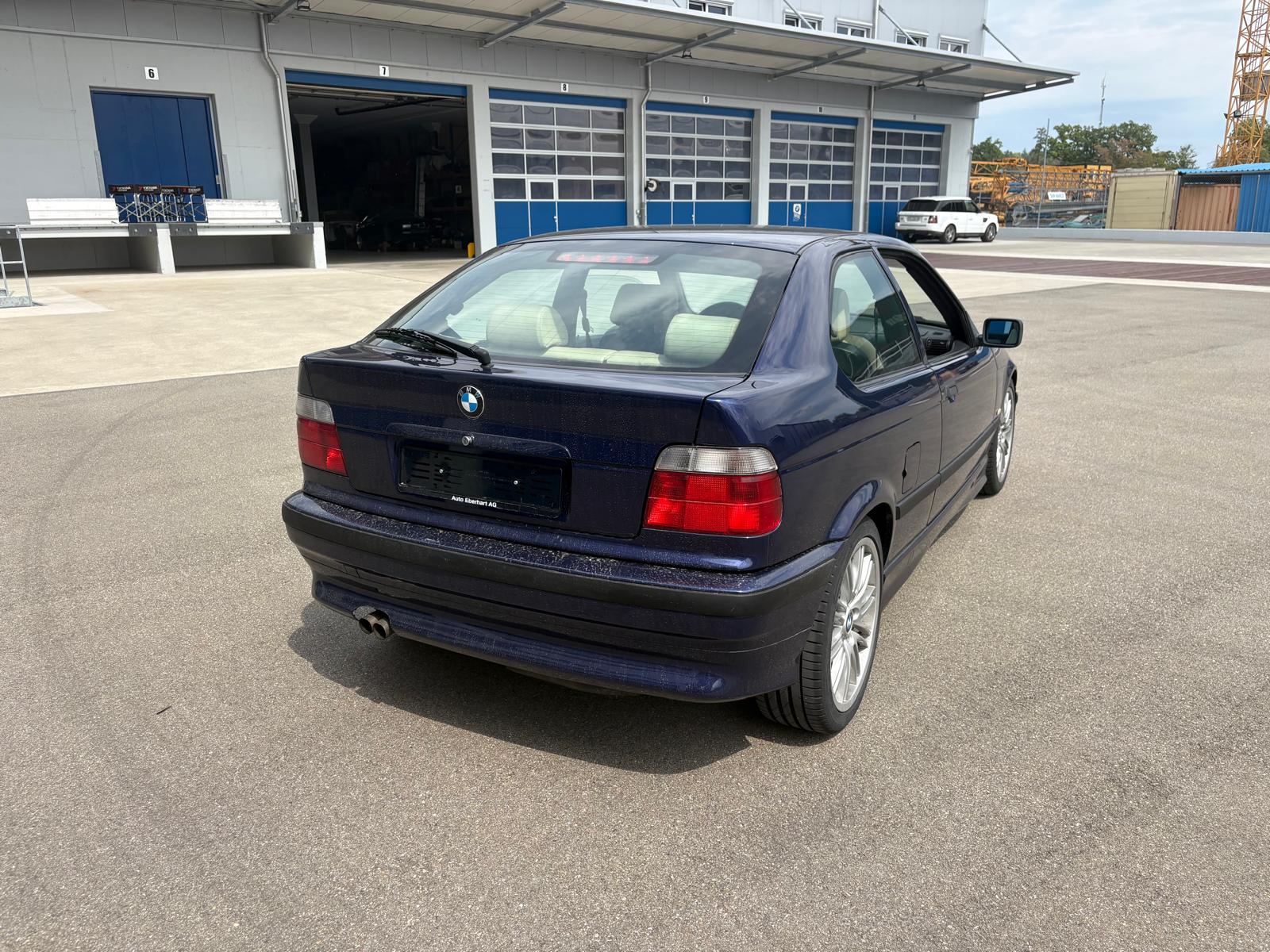 BMW 323ti Compact-image-3