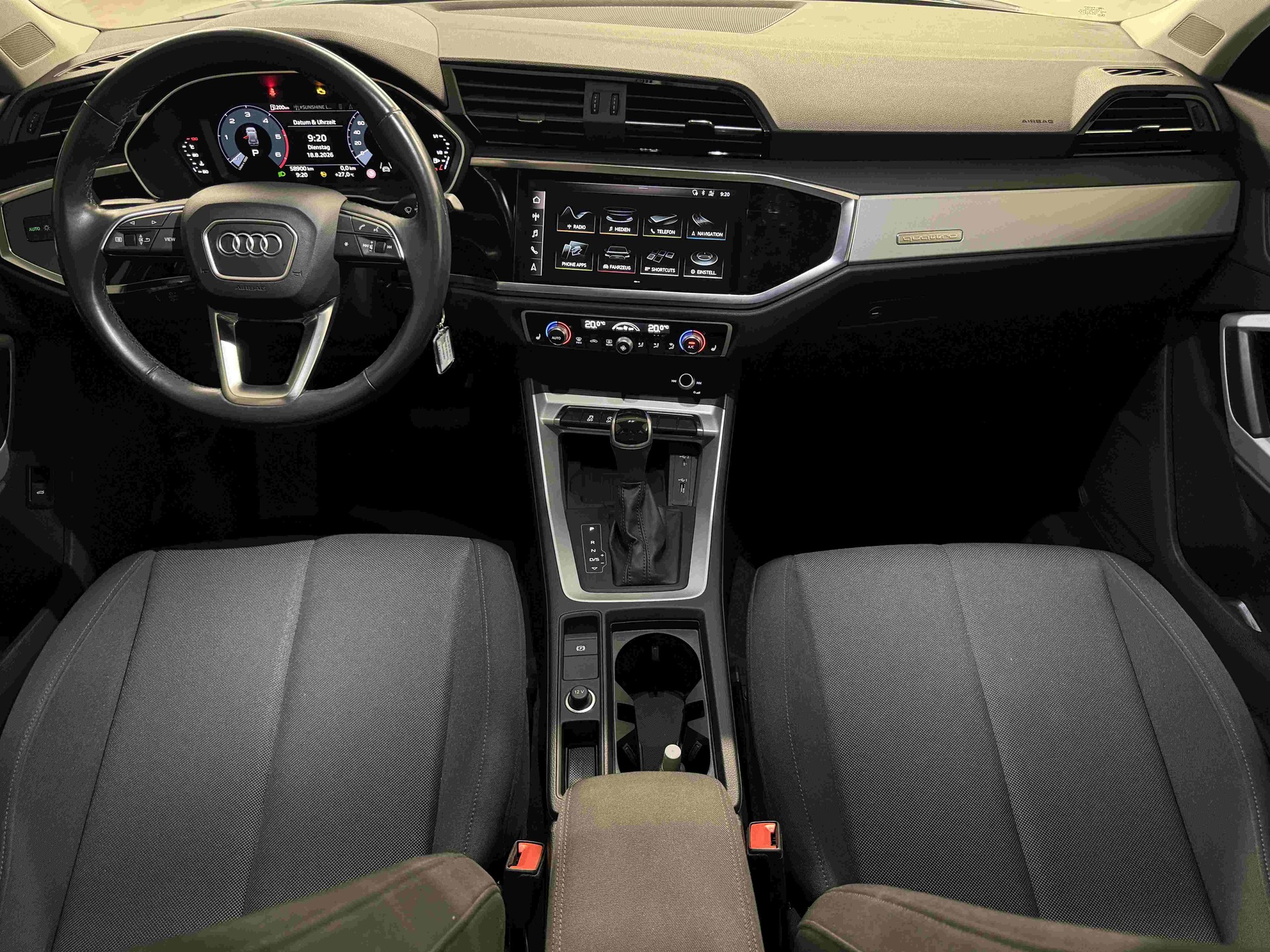 AUDI Q3 40 TDI Attraction quattro S-tronic-image-9