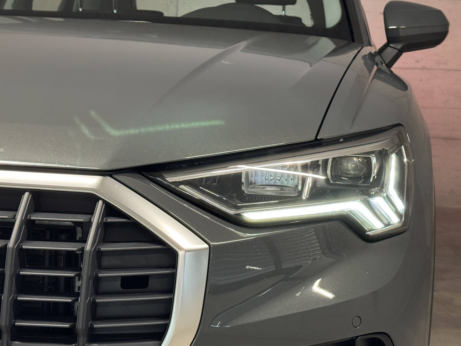 AUDI Q3 40 TDI Attraction quattro S-tronic-image-5