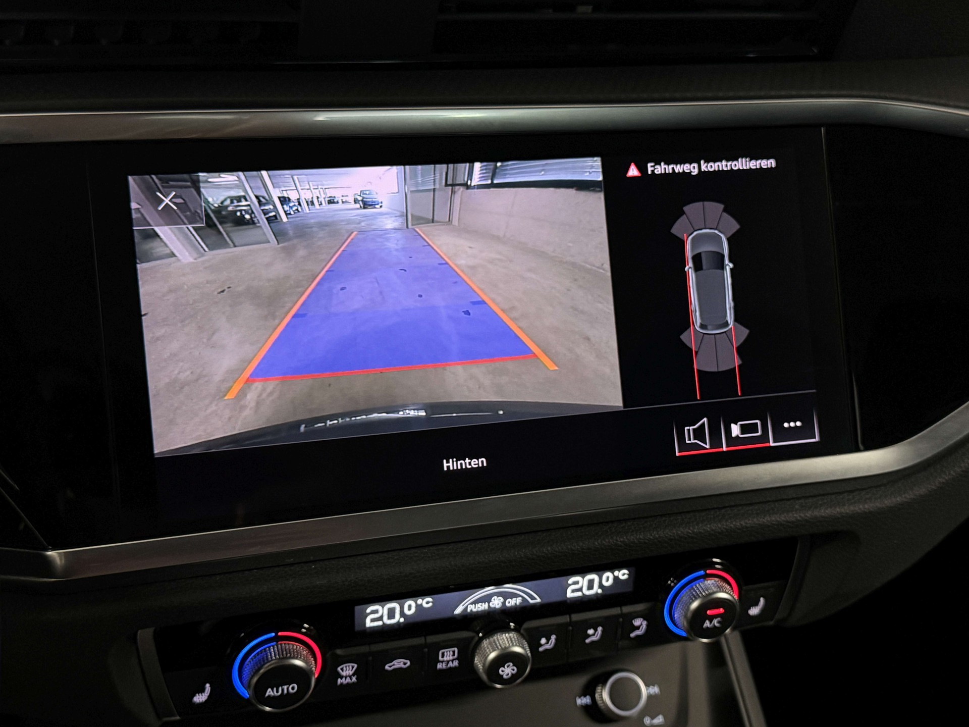 AUDI Q3 40 TDI Attraction quattro S-tronic-image-11