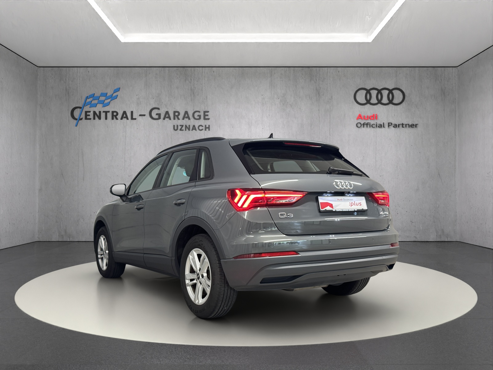 AUDI Q3 40 TDI Attraction quattro S-tronic-image-2