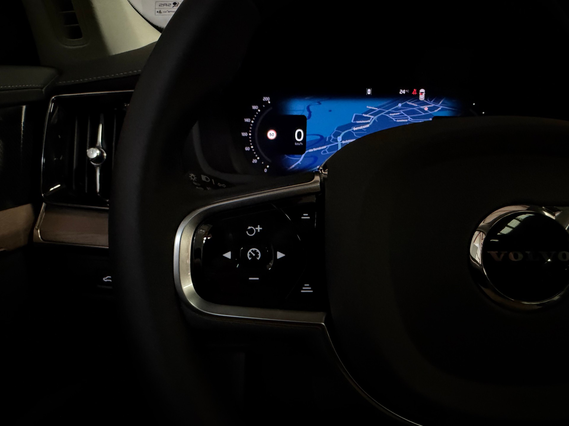 VOLVO XC90 T8 eAWD PluginHybrid Plus Dark Geartronic-image-31