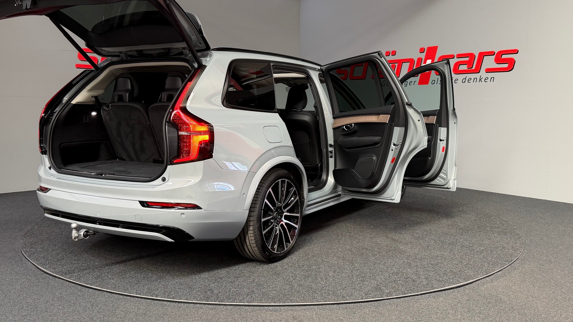VOLVO XC90 T8 eAWD PluginHybrid Plus Dark Geartronic-image-6