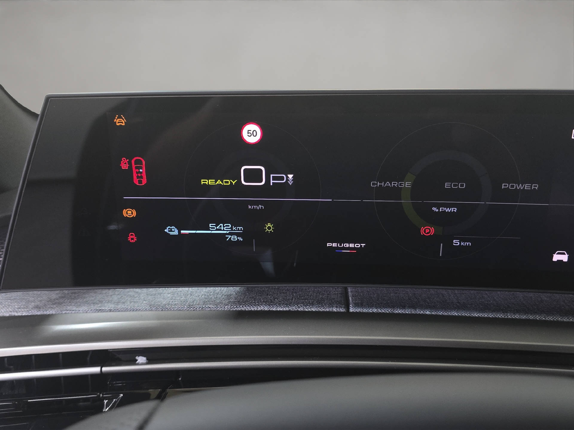 PEUGEOT E-3008 long range GT-image-8