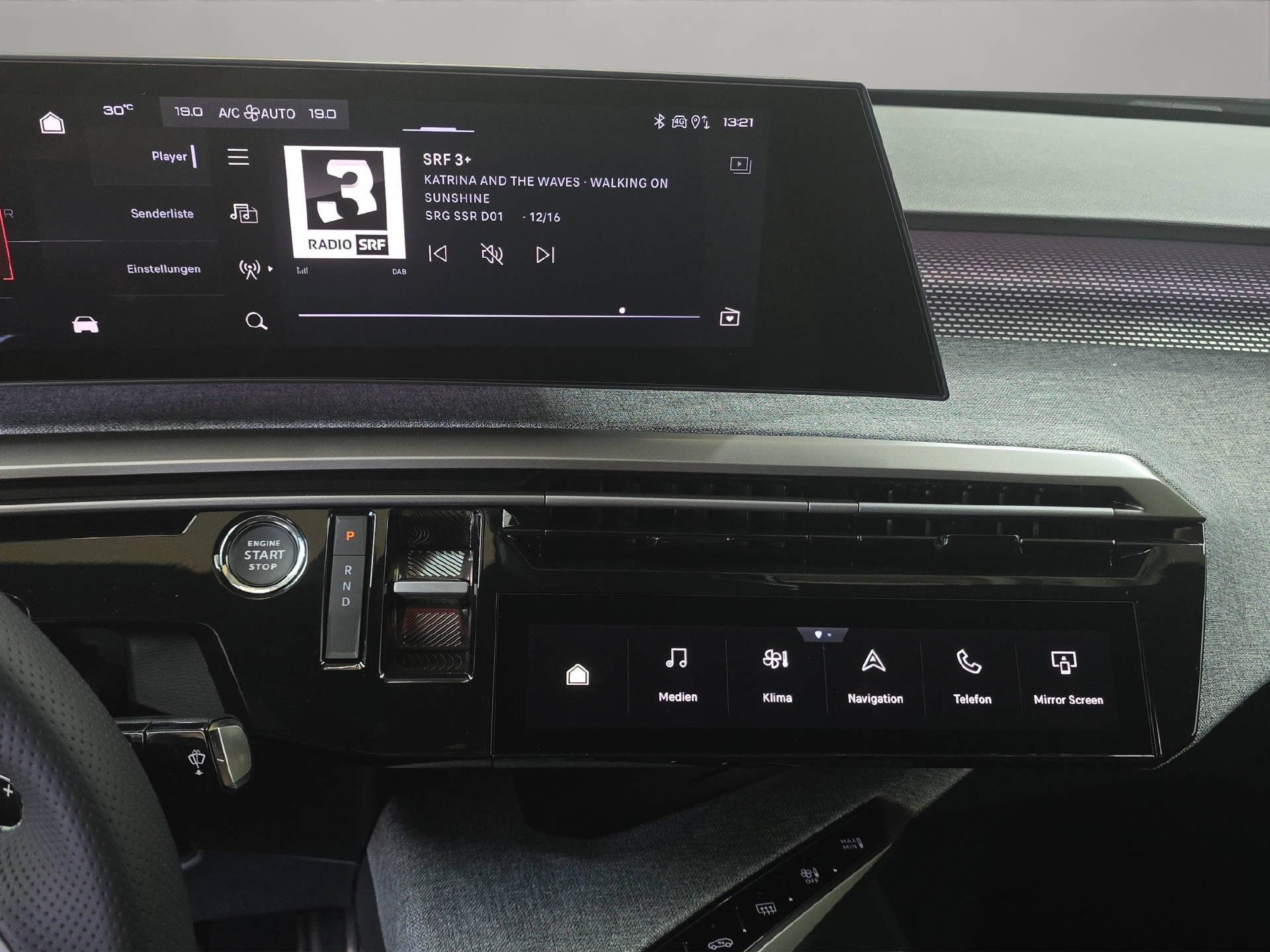 PEUGEOT E-3008 long range GT-image-11
