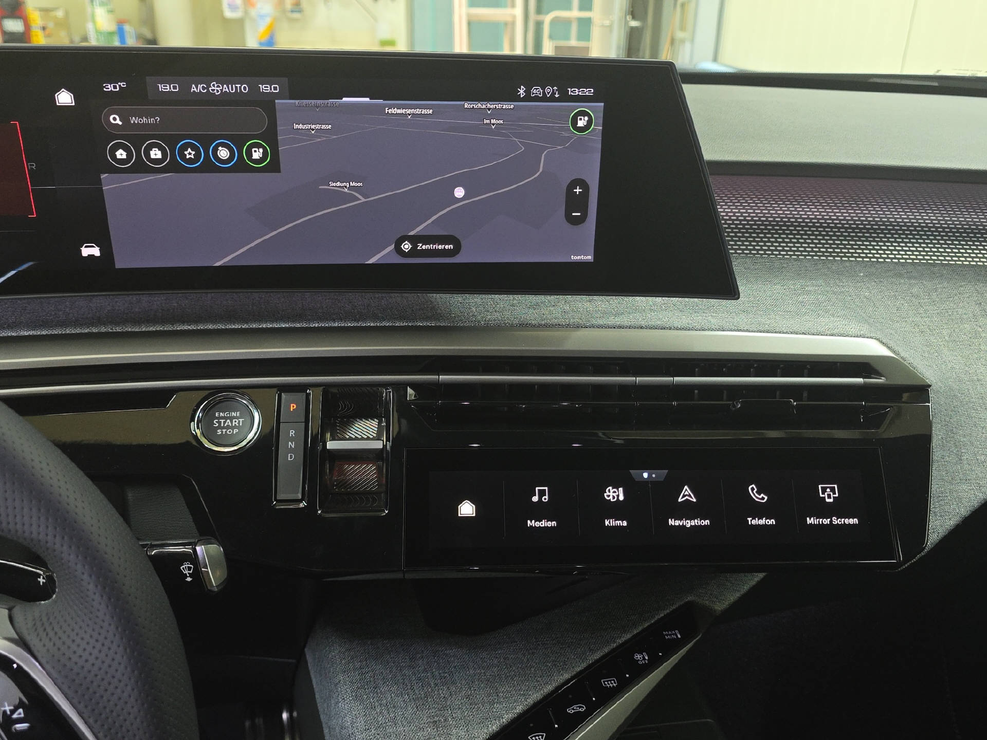 PEUGEOT E-3008 long range GT-image-9