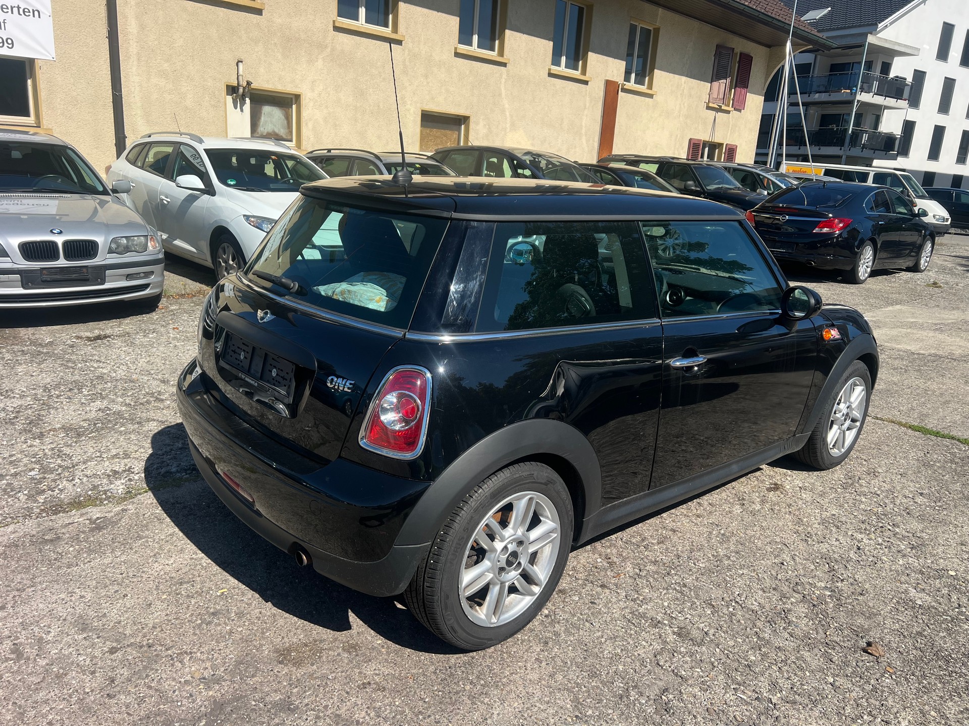 MINI One-image-3
