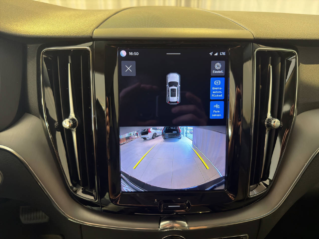VOLVO XC60 2.0 B4 MH Core AWD-image-9