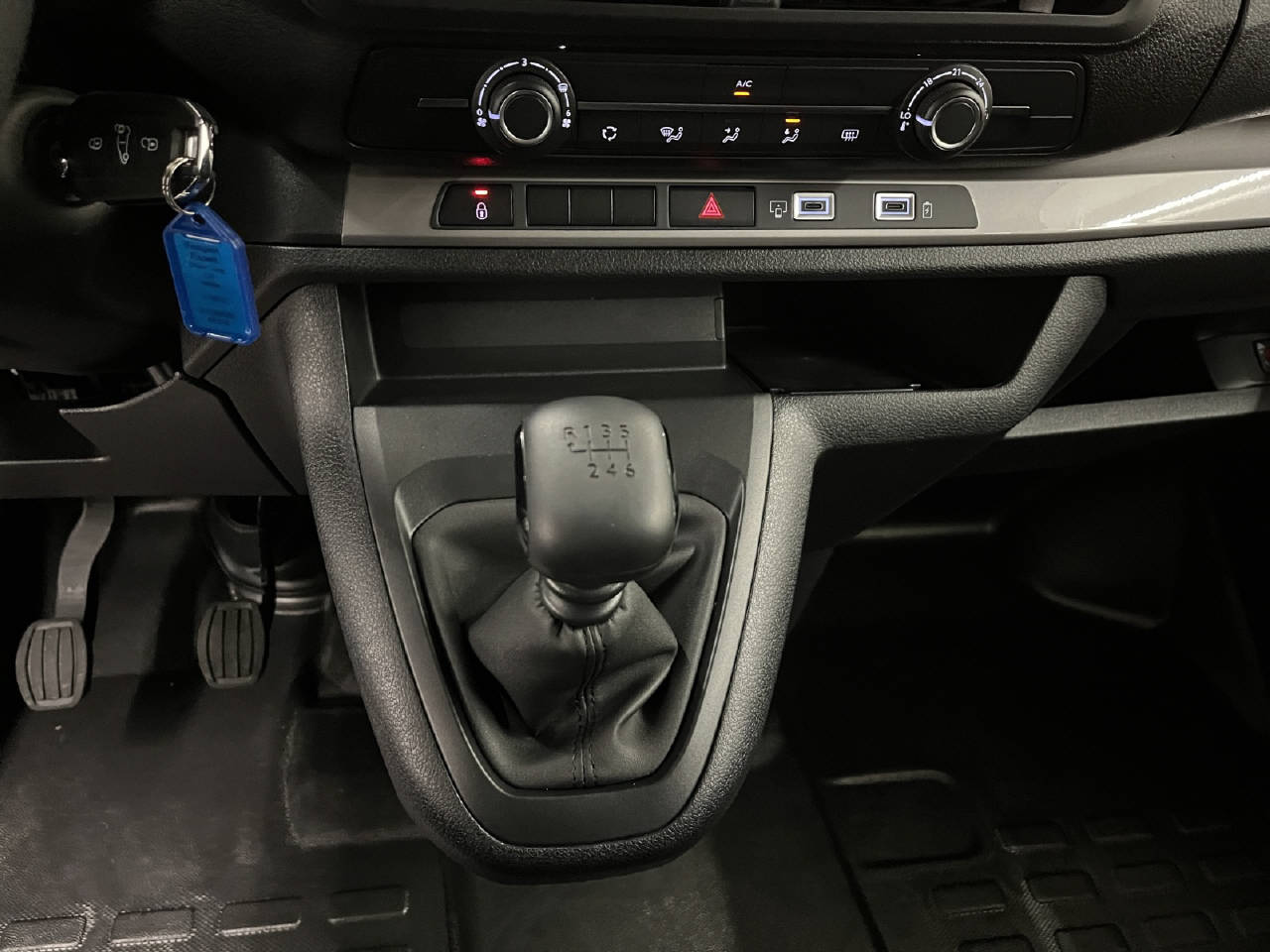 PEUGEOT Expert DKaw. Long vert.va. 2.0 BlueHDi 145 S/S-image-9