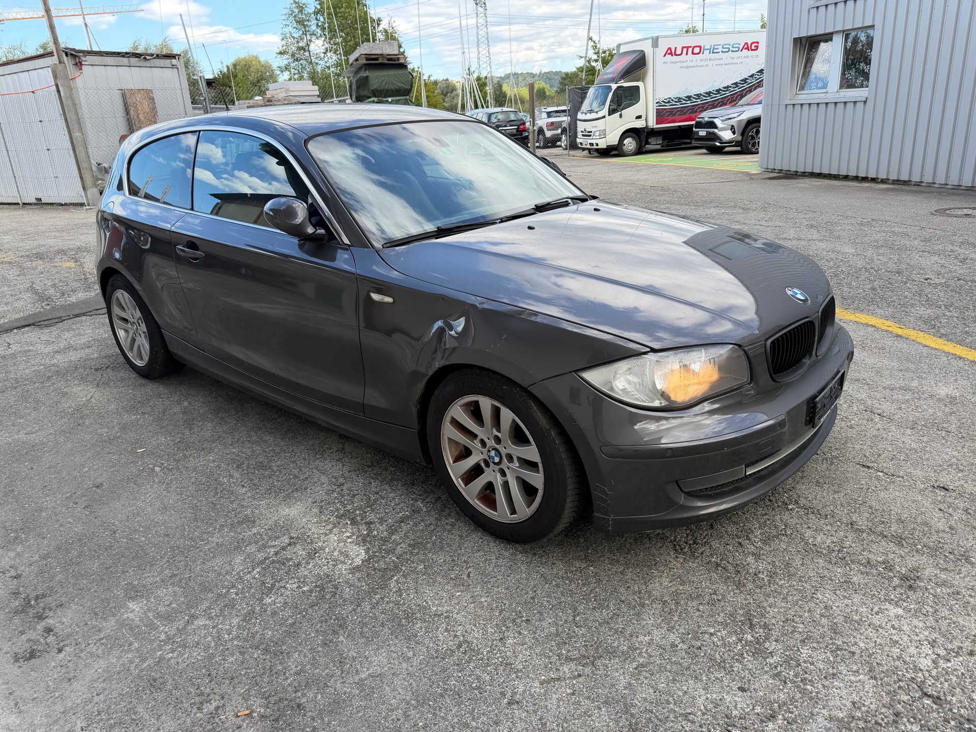 BMW 120i-image-3
