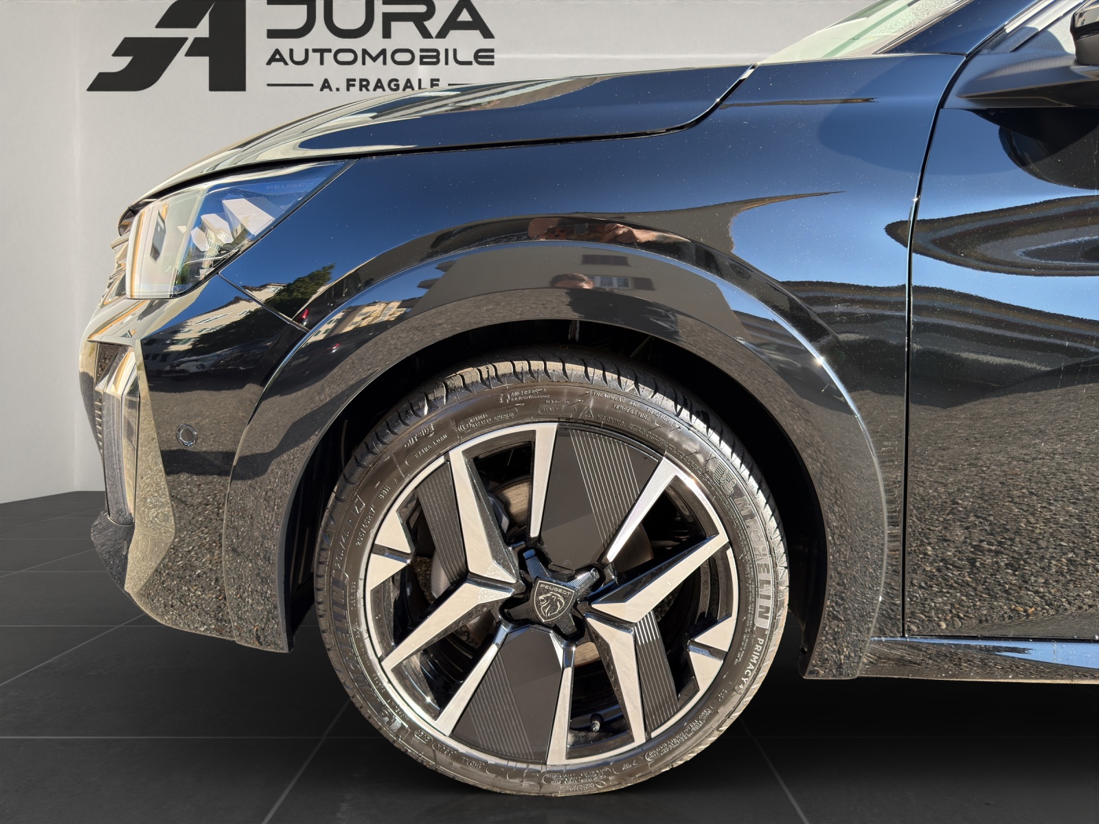 PEUGEOT 208 1.2 Hybrid 145 GT-image-6