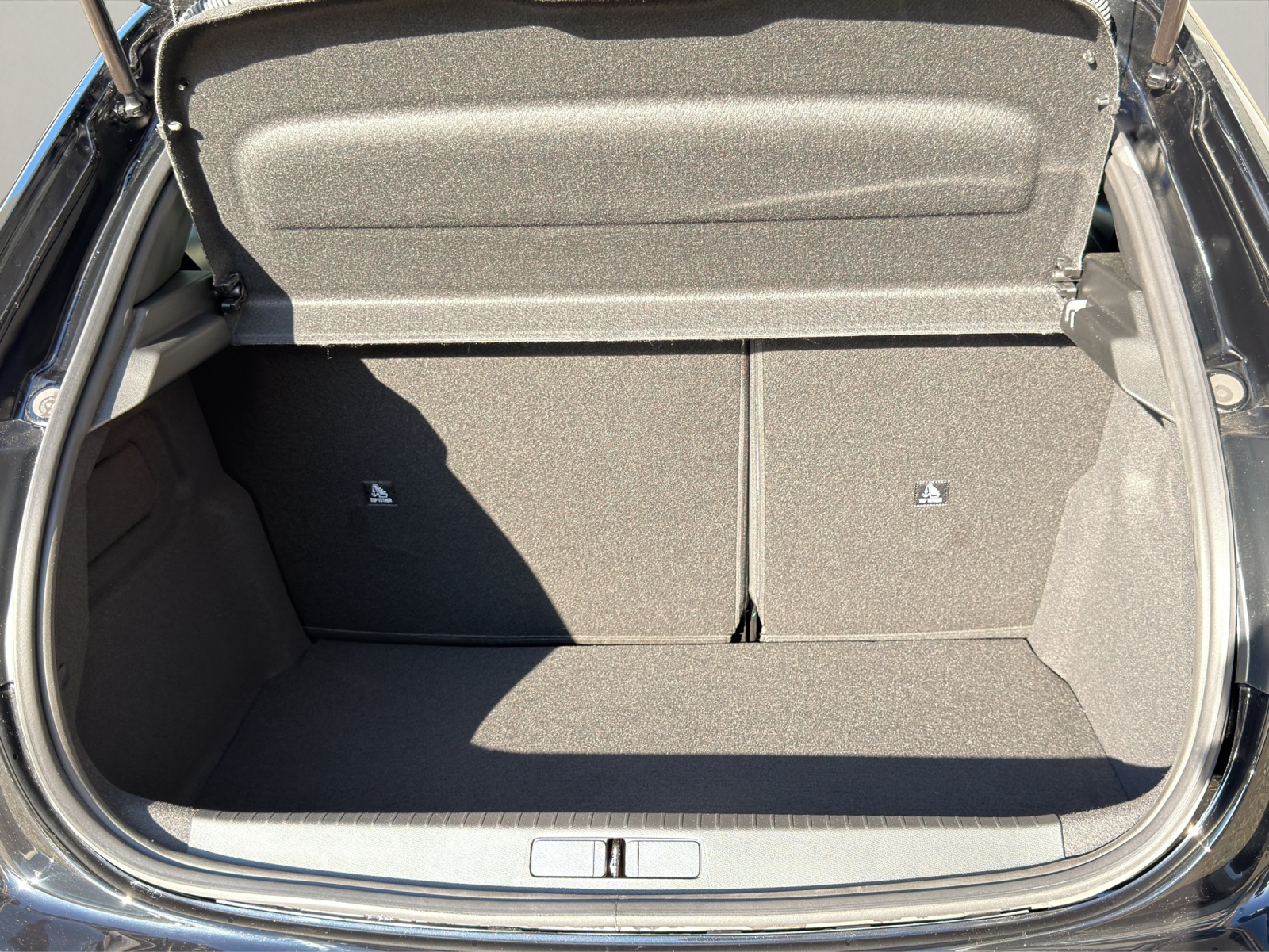 PEUGEOT 208 1.2 Hybrid 145 GT-image-15
