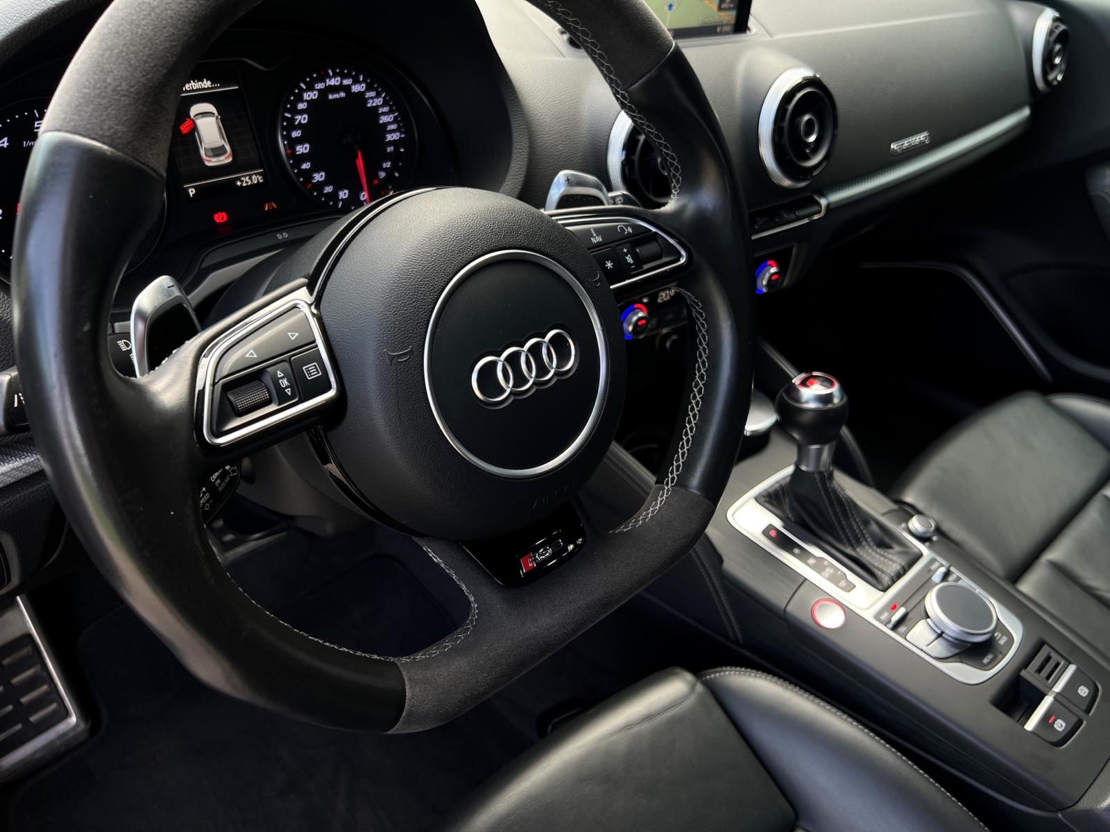AUDI RS3 2.5 TSI quattro S-tronic-image-15