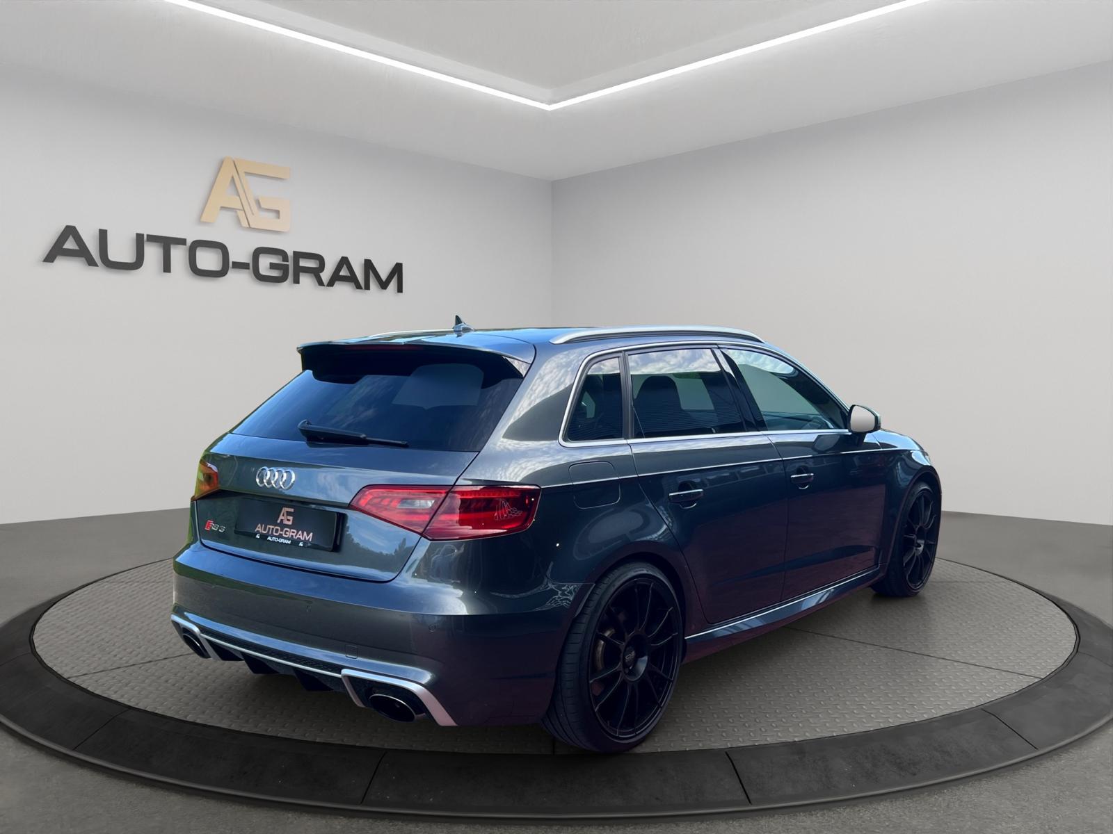 AUDI RS3 2.5 TSI quattro S-tronic-image-4