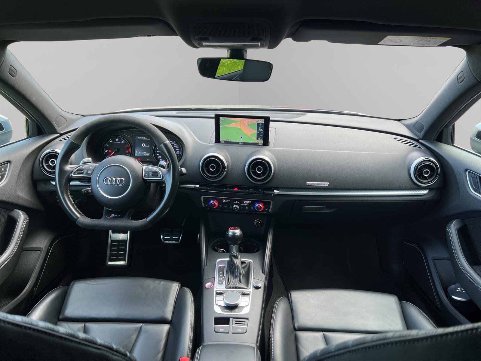 AUDI RS3 2.5 TSI quattro S-tronic-image-13