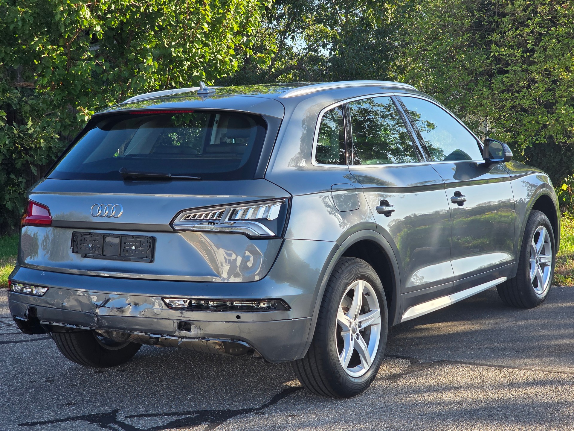 AUDI Q5 2.0 TFSI quattro S-tronic-image-3