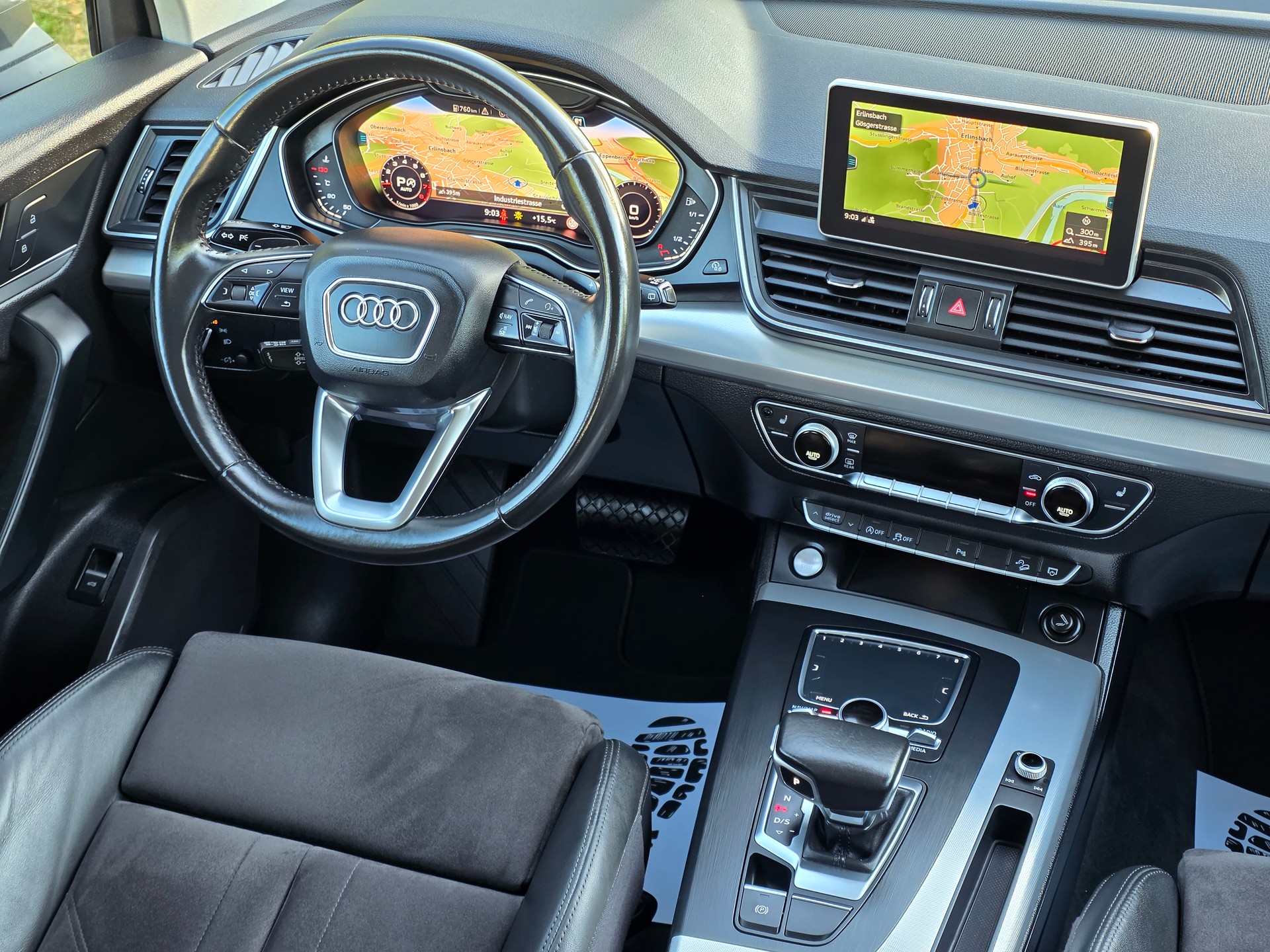 AUDI Q5 2.0 TFSI quattro S-tronic-image-9
