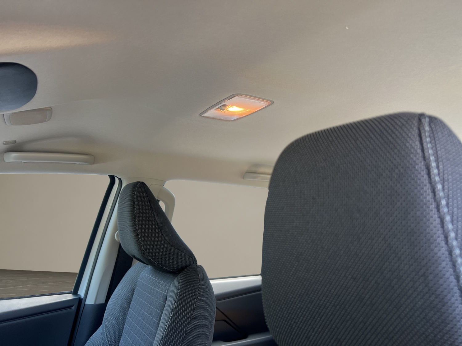 TOYOTA Hilux Double Cab.-Pick-up 59KWh Comfort-image-9