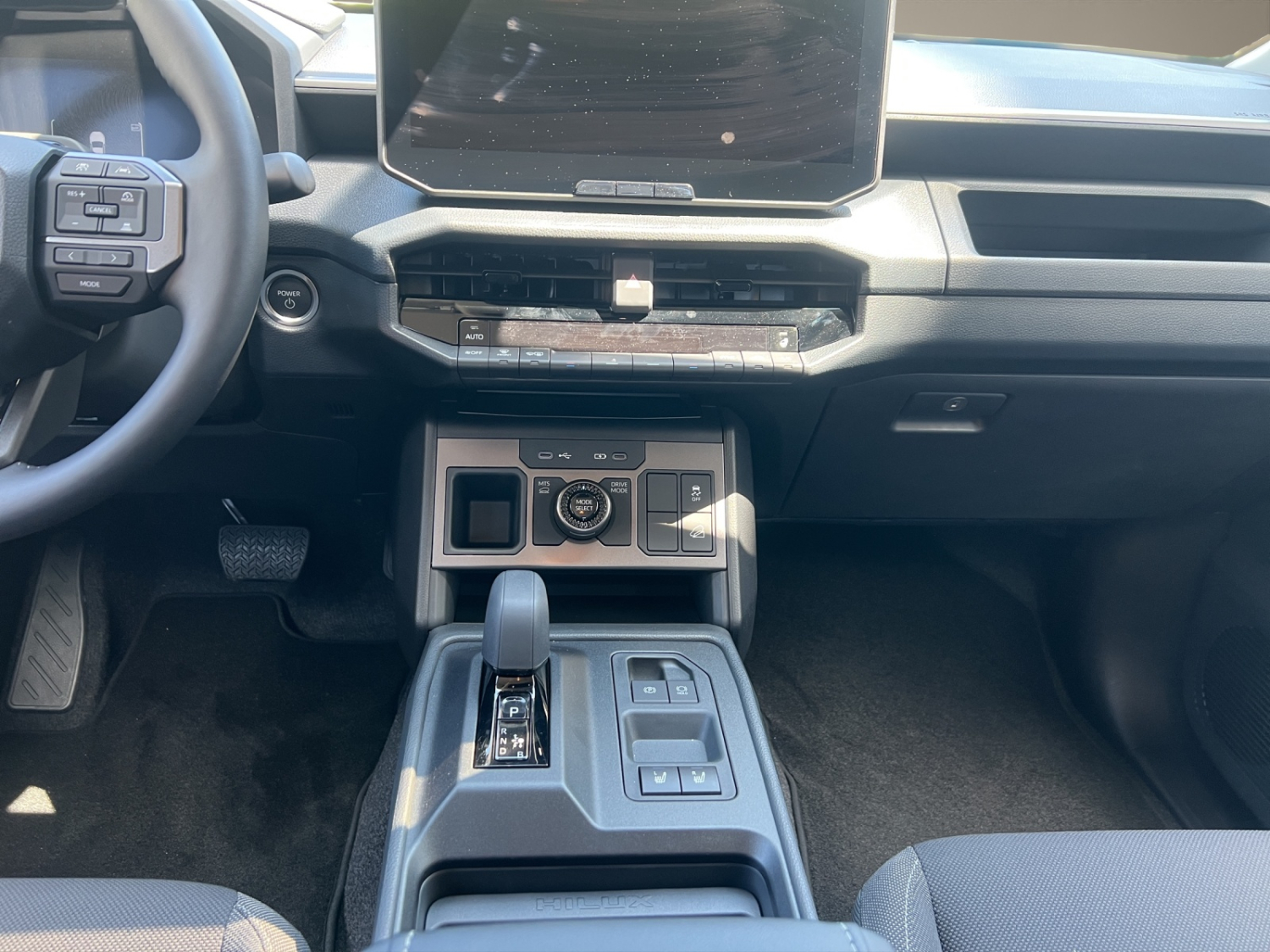 TOYOTA Hilux Double Cab.-Pick-up 59KWh Comfort-image-12