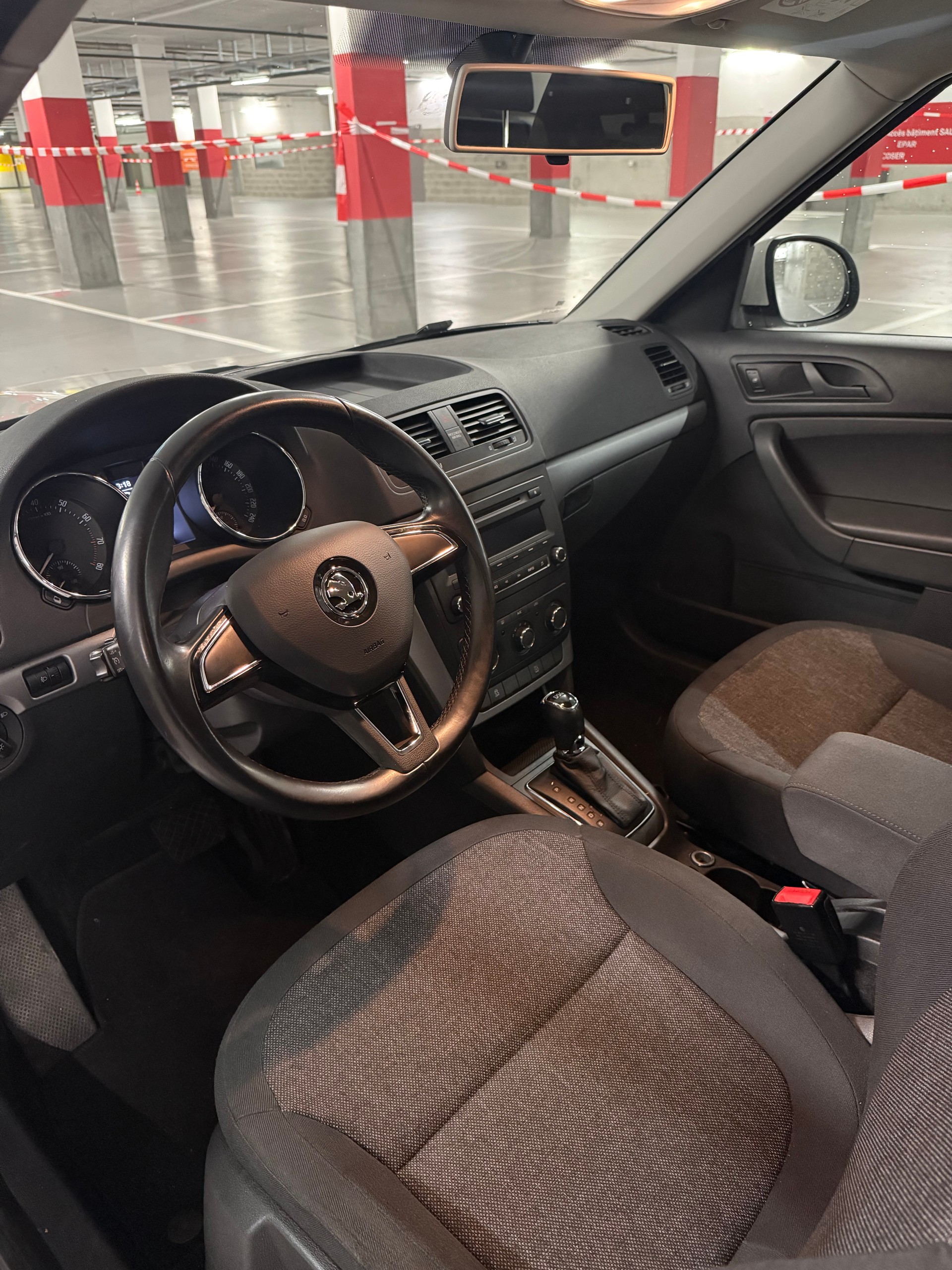 SKODA Yeti 1.2 TSI Ambition 4x2 DSG-image-7