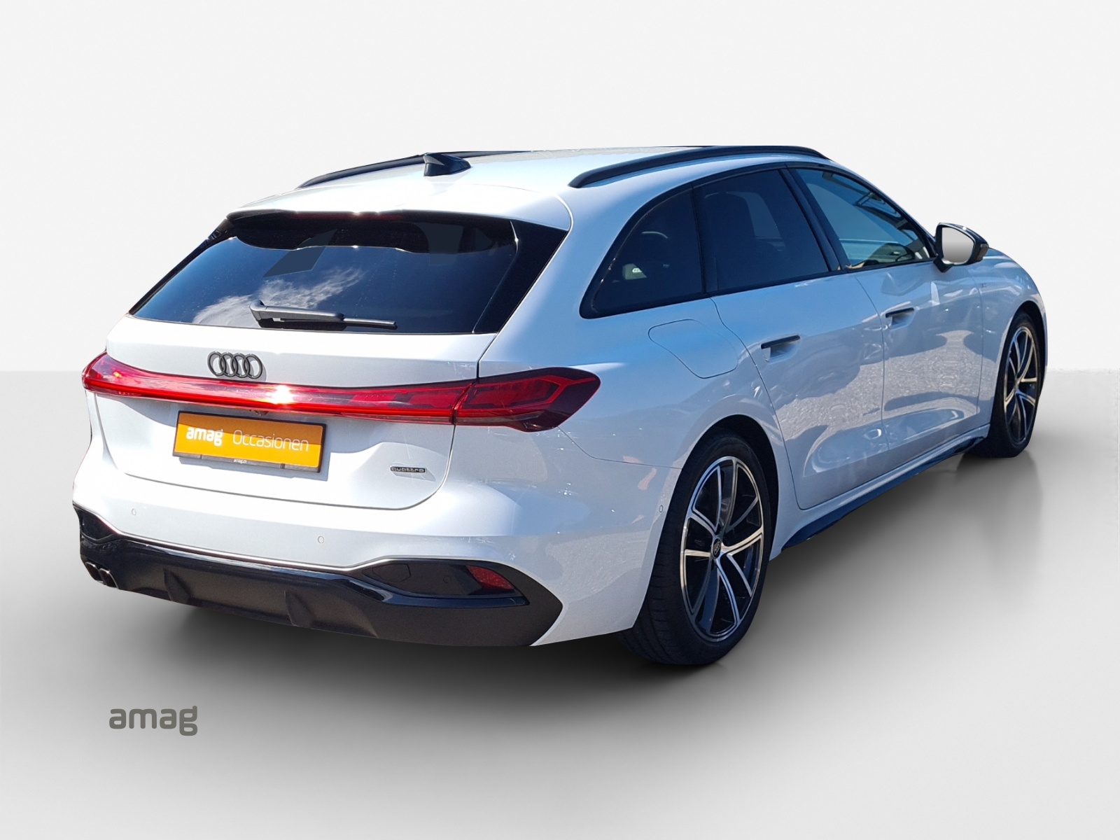 AUDI A5 Avant TDI quattro 150 kW S tronic-image-4