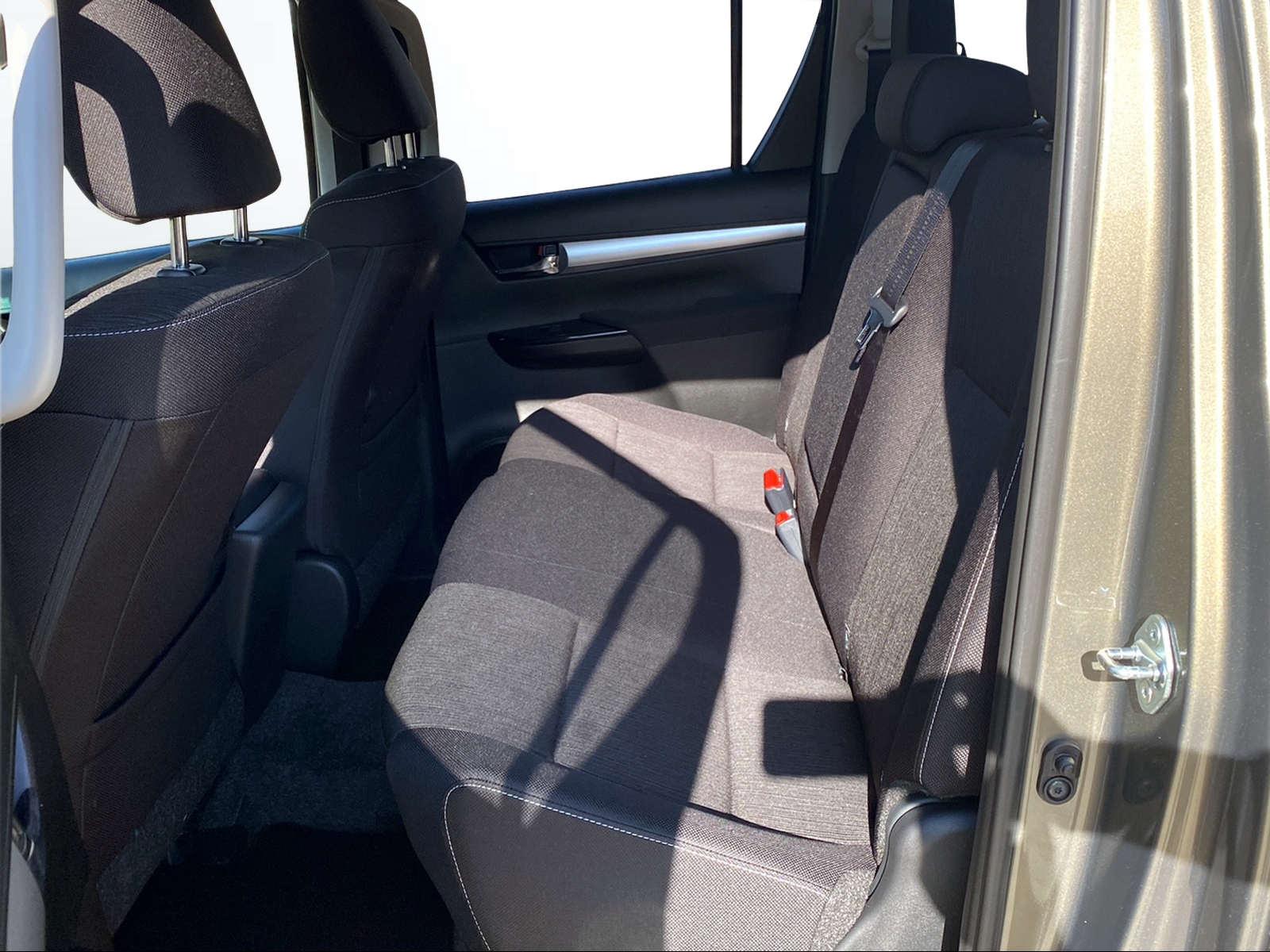TOYOTA Hilux Double Cab.-Pick-up 2.8 D-4D MHEV 204 Style-image-6