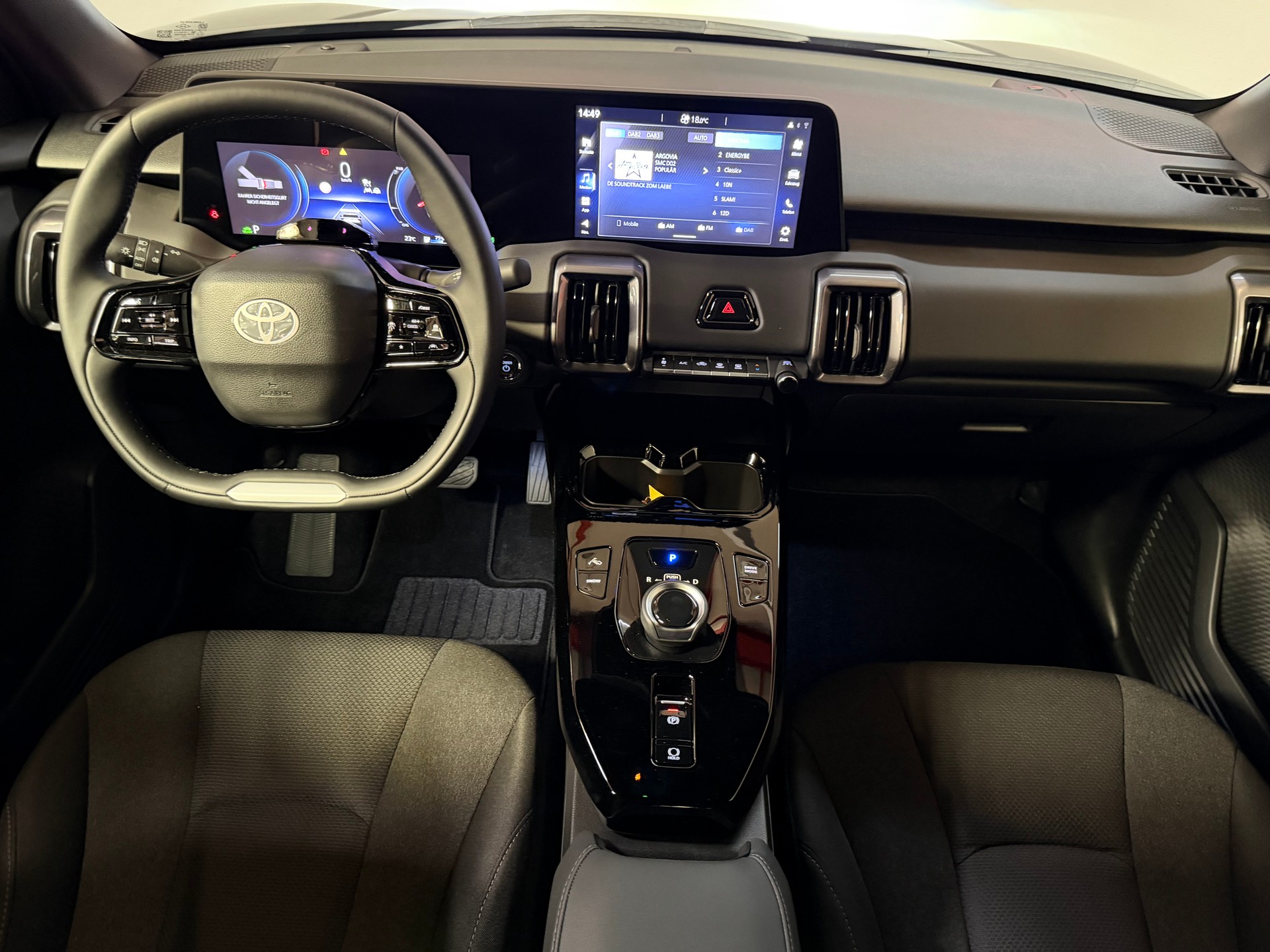 TOYOTA Urban Cruiser 61 kWh Trend-image-13