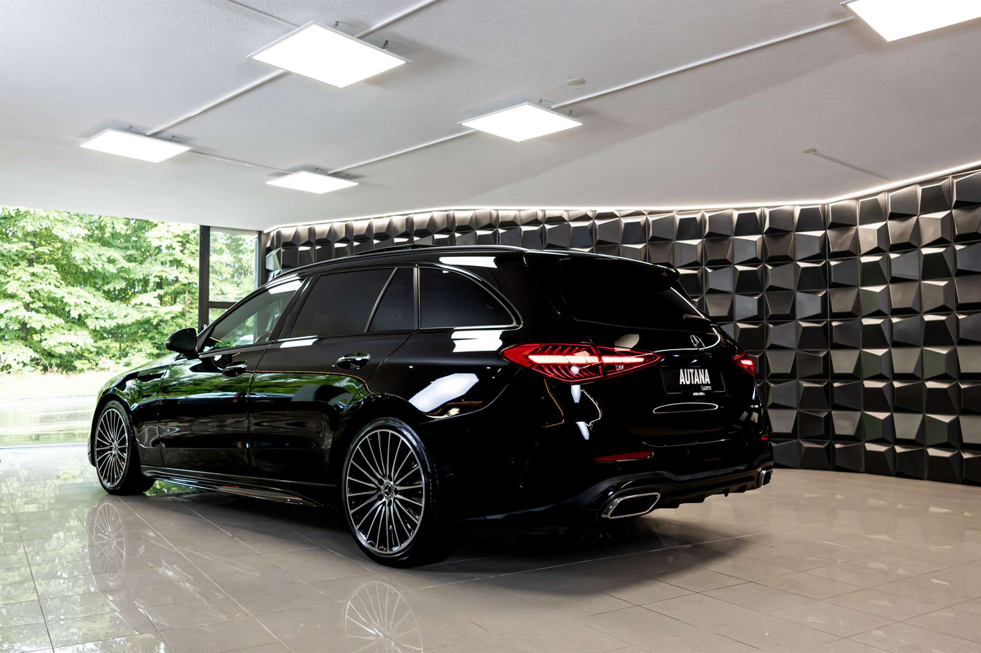 MERCEDES-BENZ C 220 d T 4Matic AMG Line-image-2