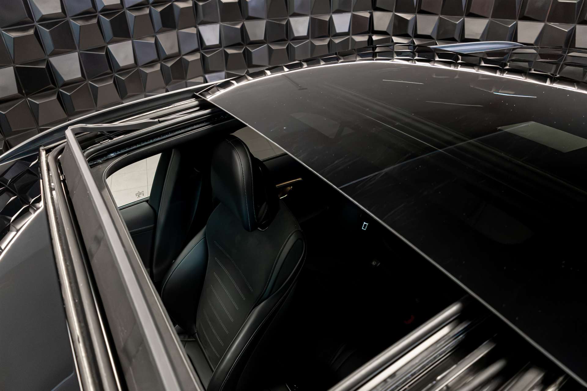 MERCEDES-BENZ C 220 d T 4Matic AMG Line-image-6