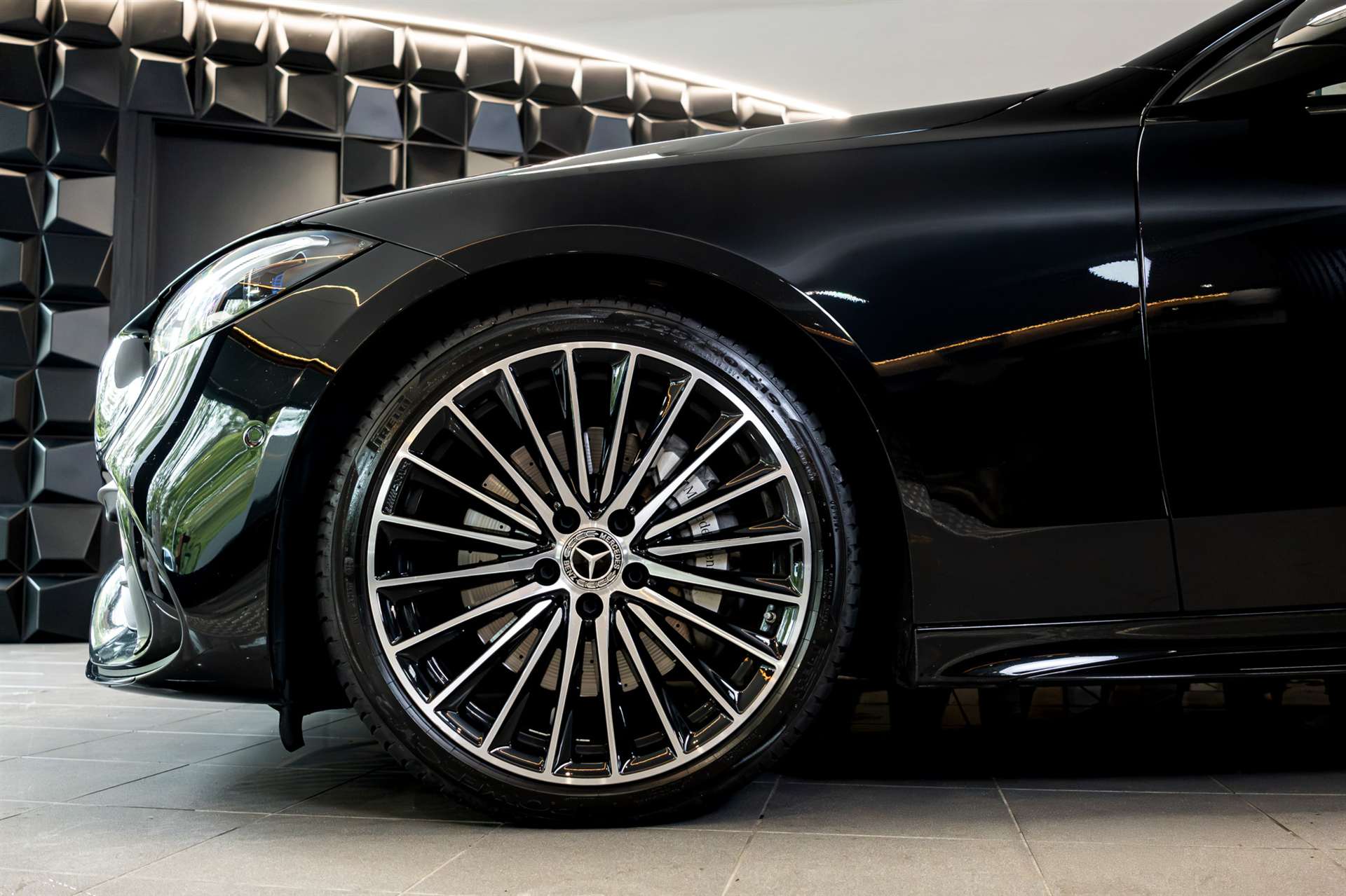 MERCEDES-BENZ C 220 d T 4Matic AMG Line-image-31