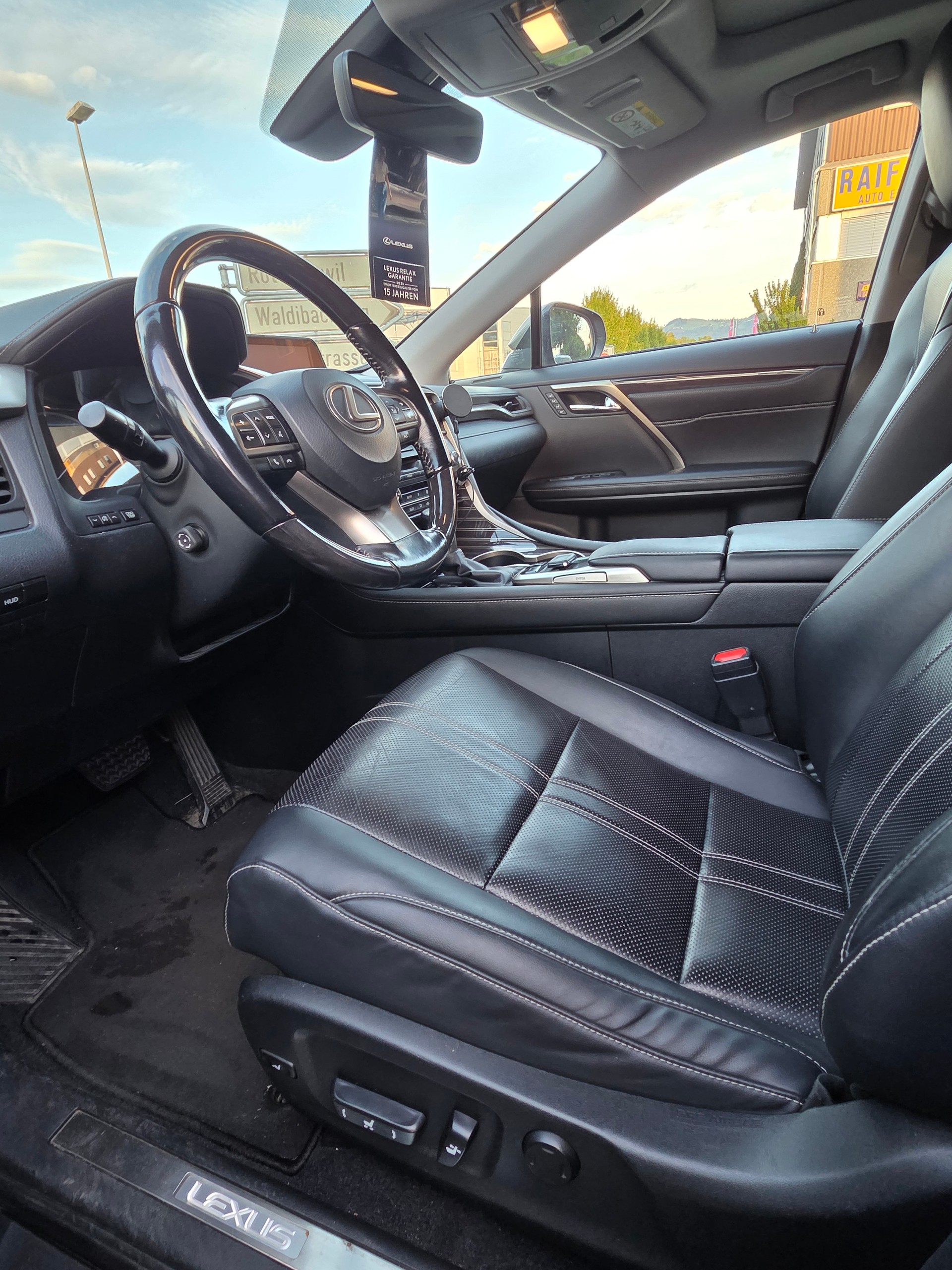 LEXUS 450h Excellence-image-6