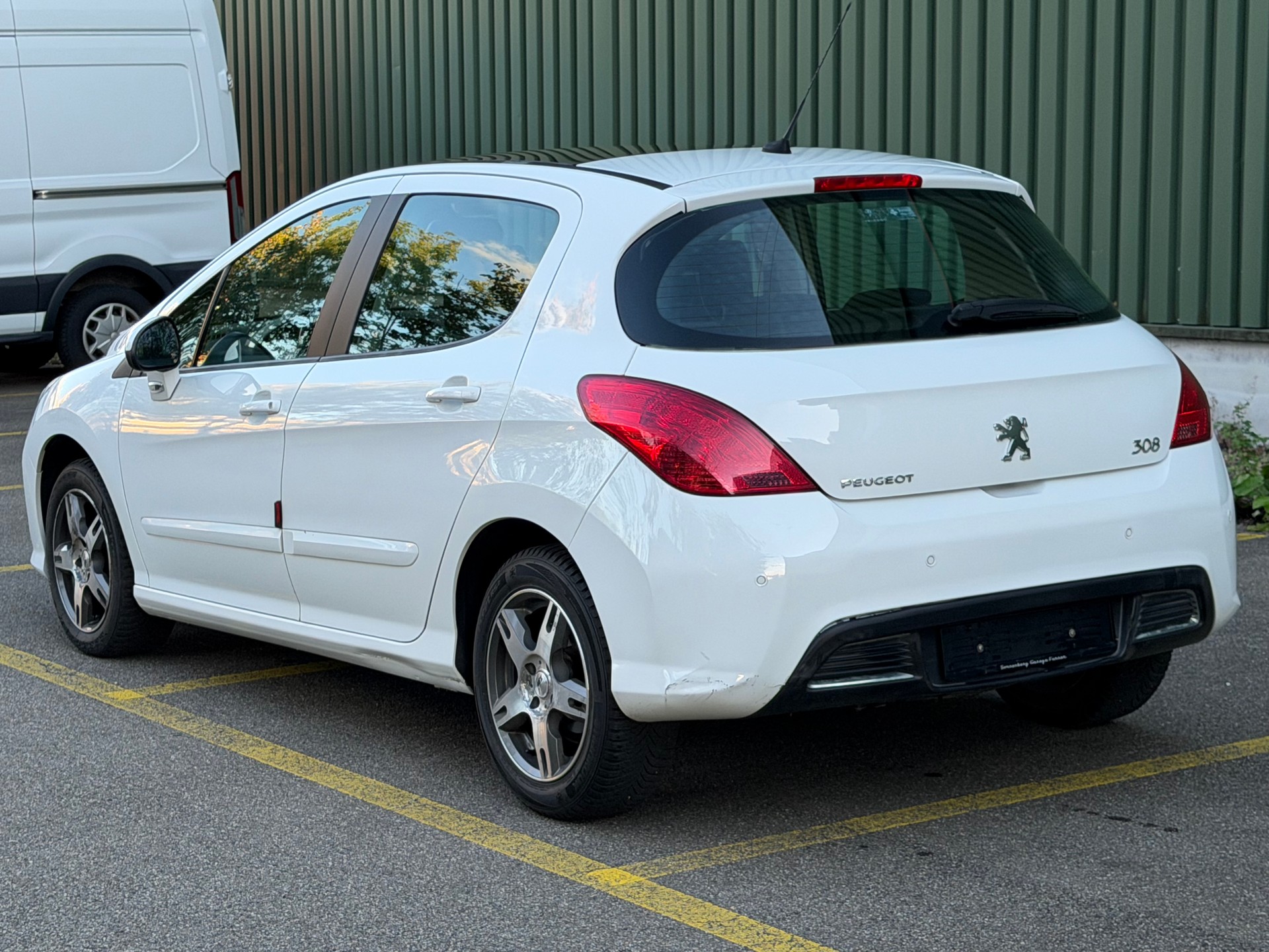 PEUGEOT 308 1.6 16V T XSI Automatic-image-5