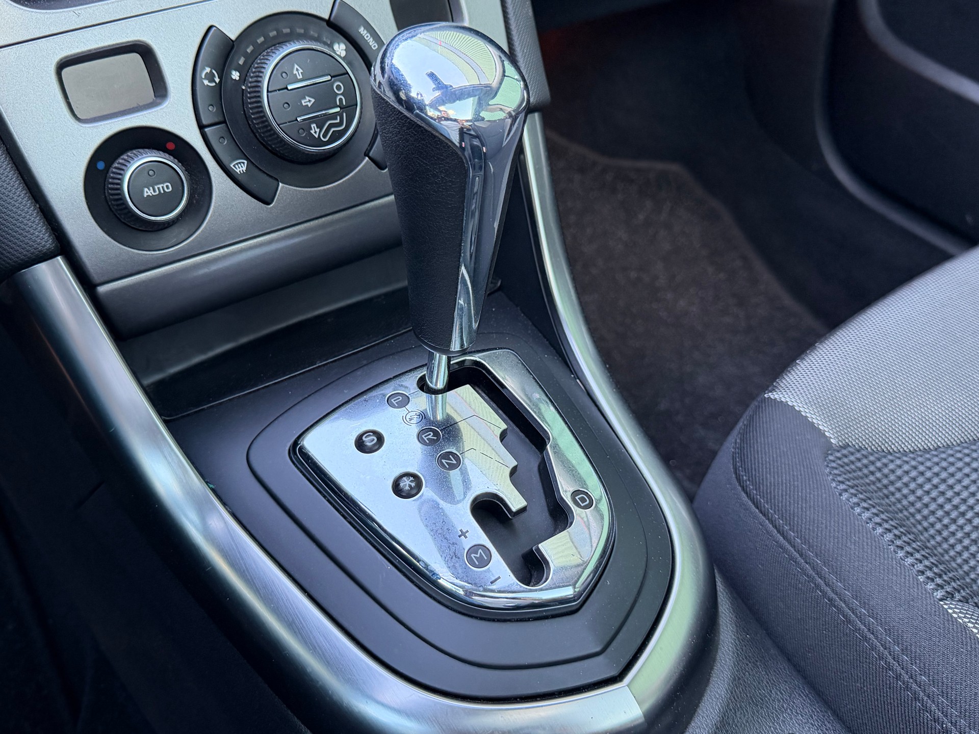 PEUGEOT 308 1.6 16V T XSI Automatic-image-13
