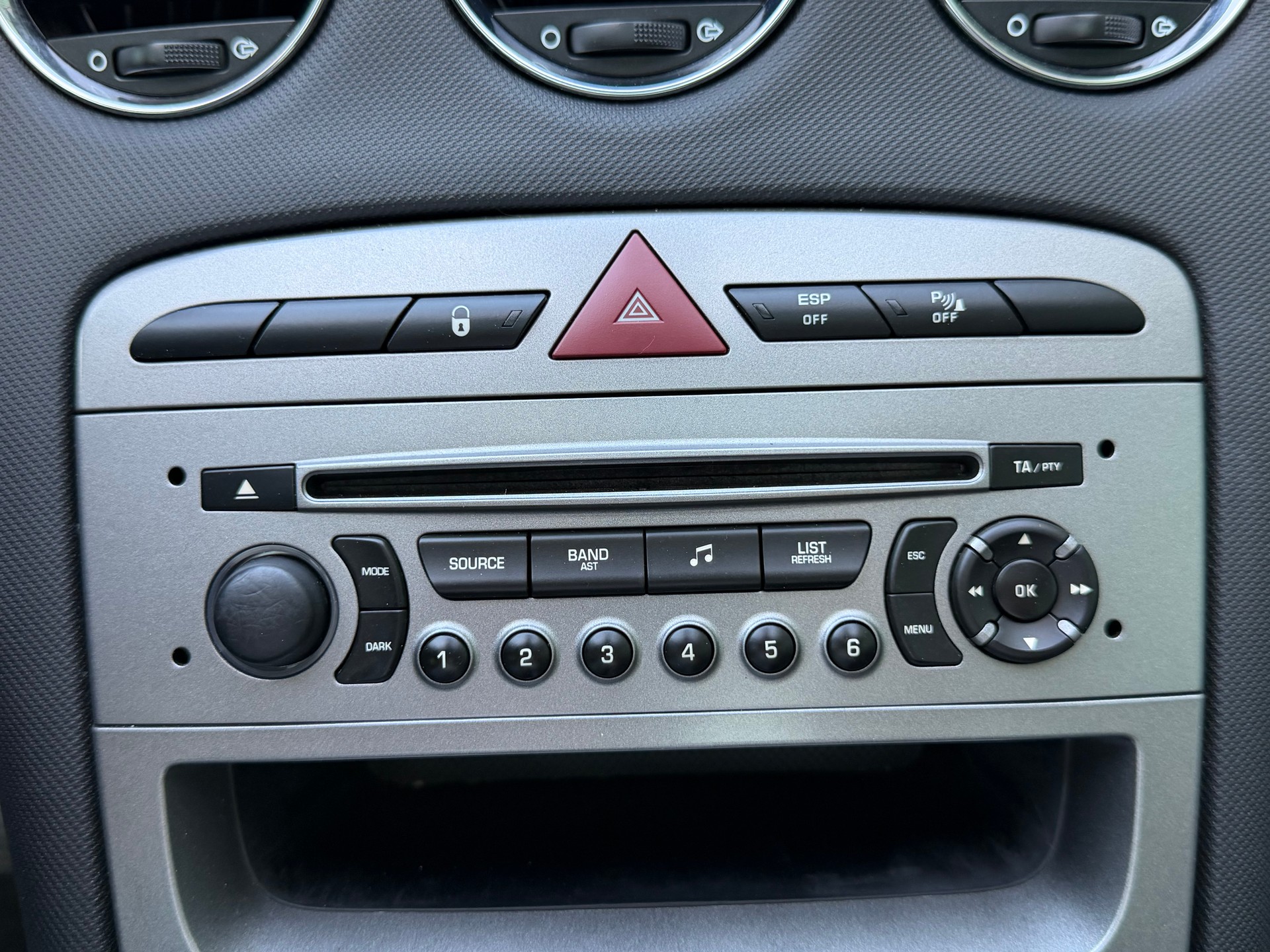 PEUGEOT 308 1.6 16V T XSI Automatic-image-14