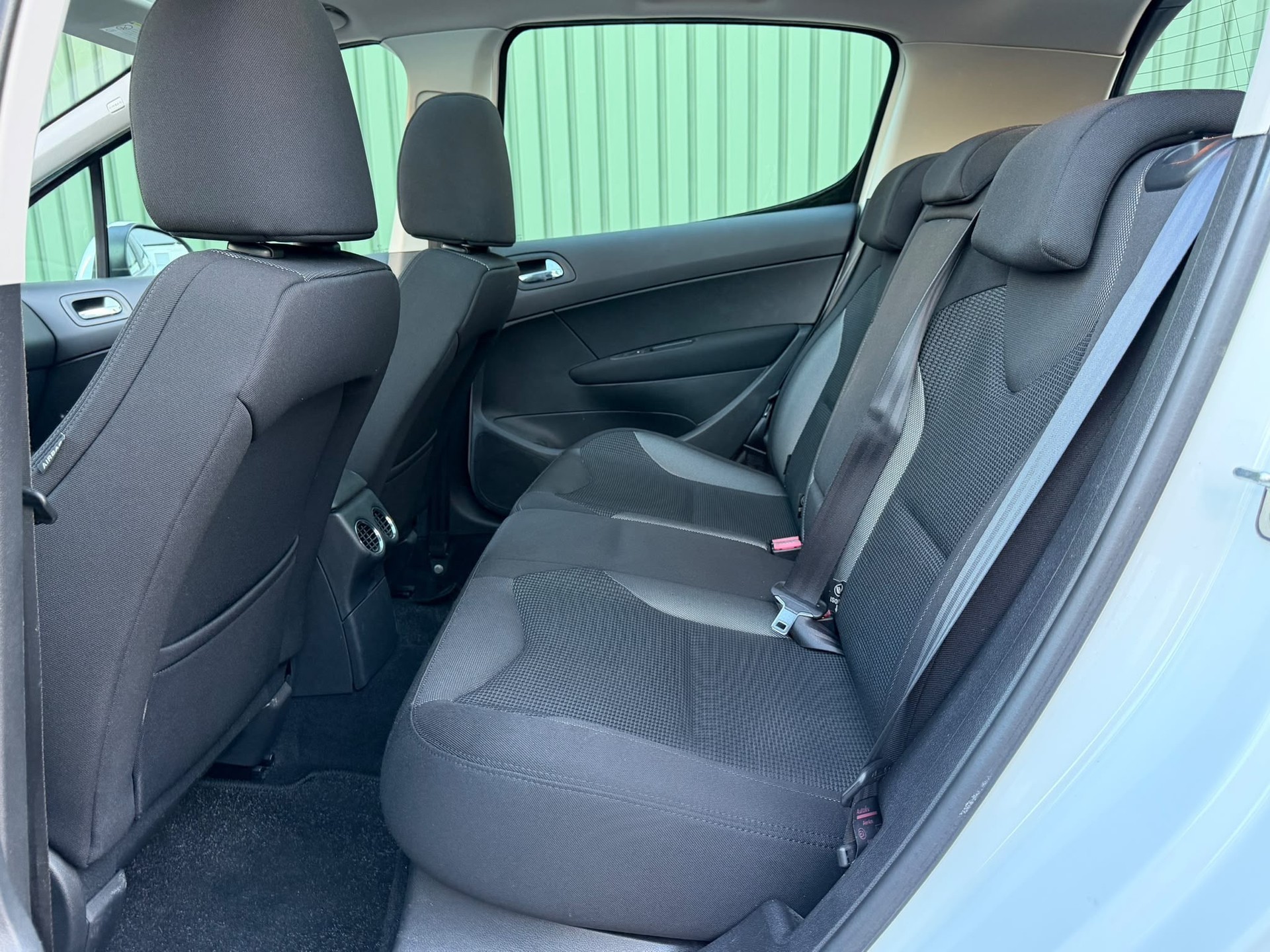 PEUGEOT 308 1.6 16V T XSI Automatic-image-9