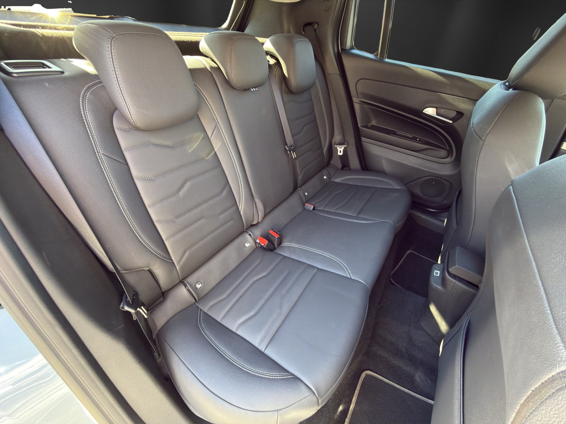 JEEP Avenger 1.2 Turbo MHEV Summit-image-17