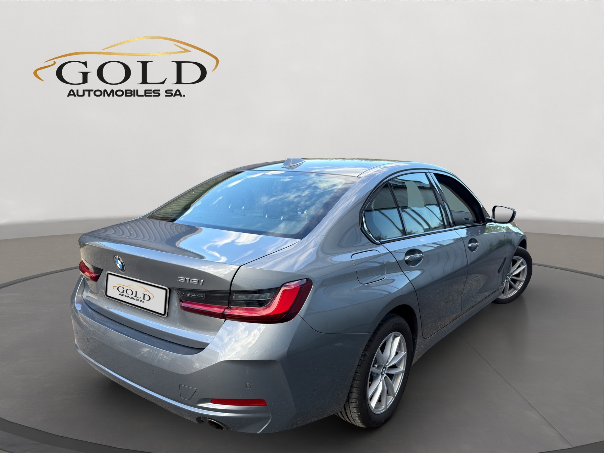 BMW 318i Steptronic-image-1