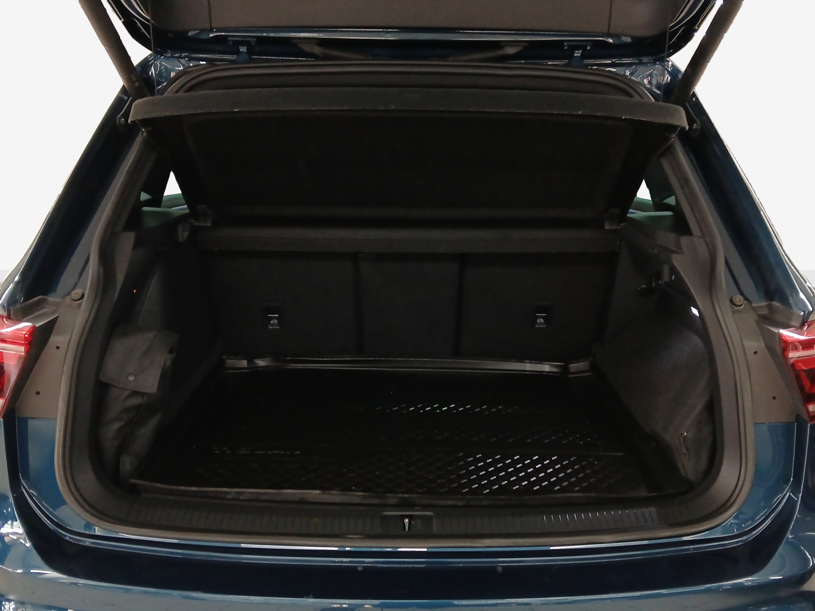 VW Tiguan 1.4TSI PHEV Selection DSG-image-12