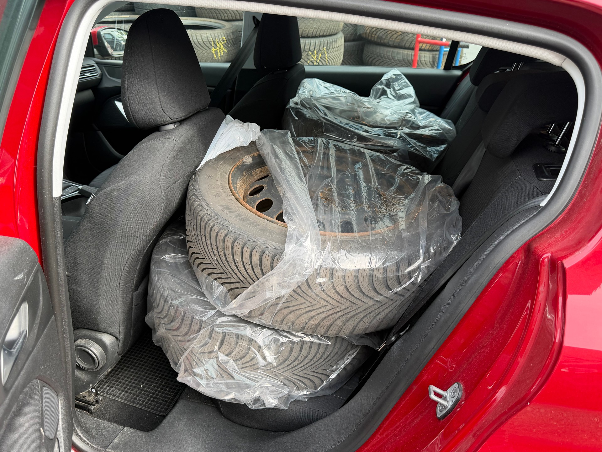PEUGEOT 308 1.2 THP Style Automatic-image-8
