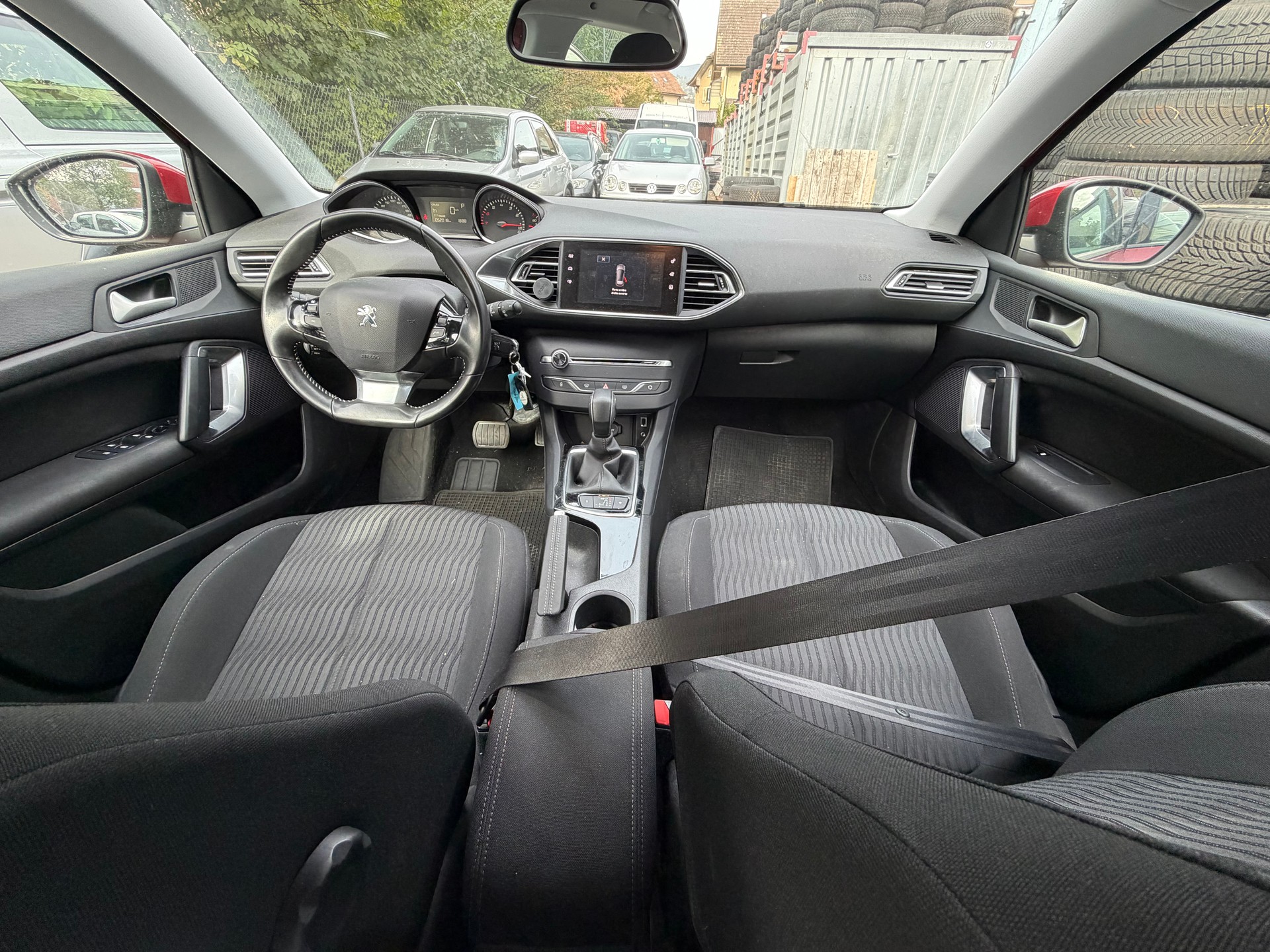 PEUGEOT 308 1.2 THP Style Automatic-image-10