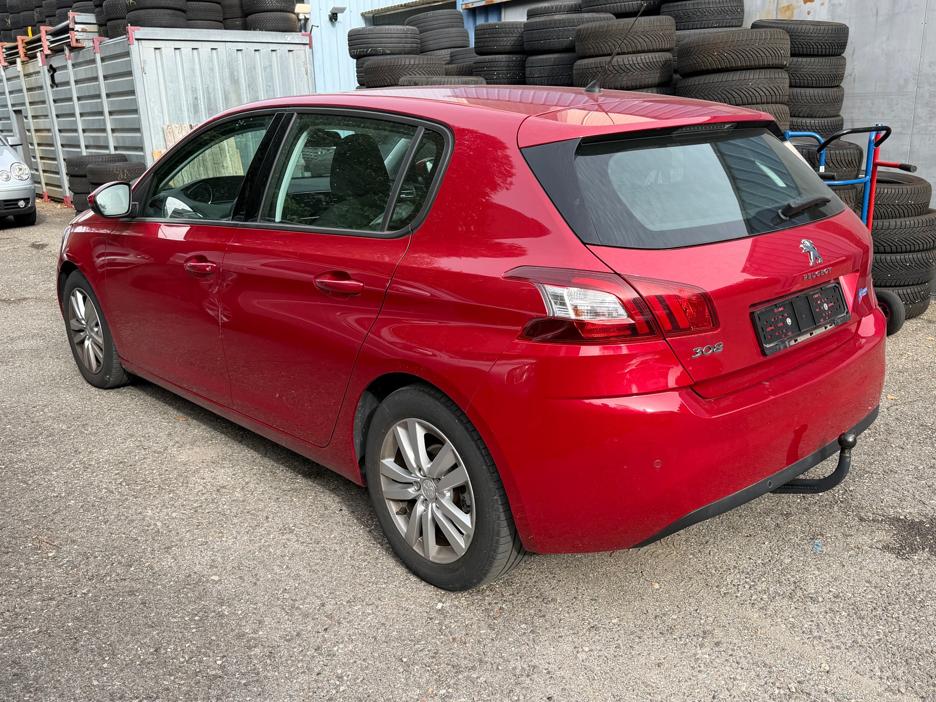 PEUGEOT 308 1.2 THP Style Automatic-image-2
