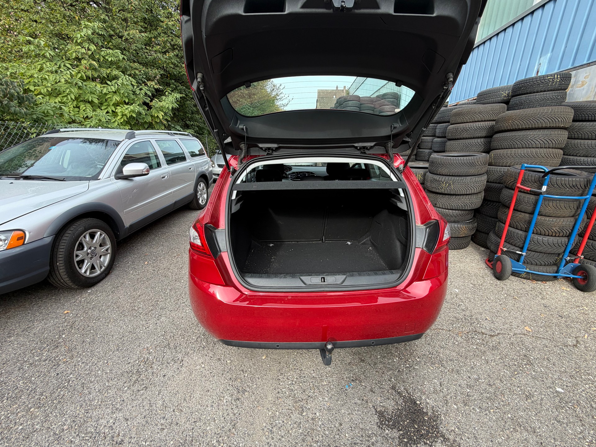 PEUGEOT 308 1.2 THP Style Automatic-image-7