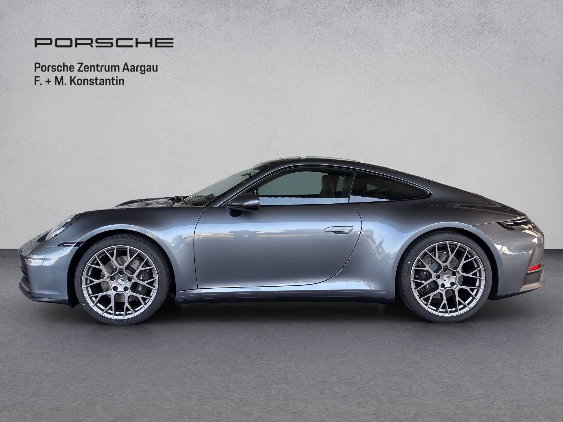 PORSCHE 911 Carrera-image-2